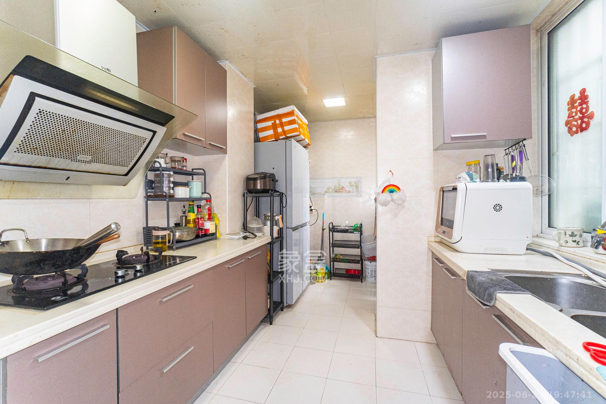 紫晶城  3室2厅2卫    76.0万 紫晶城  3室2厅2卫    76.0万厨房