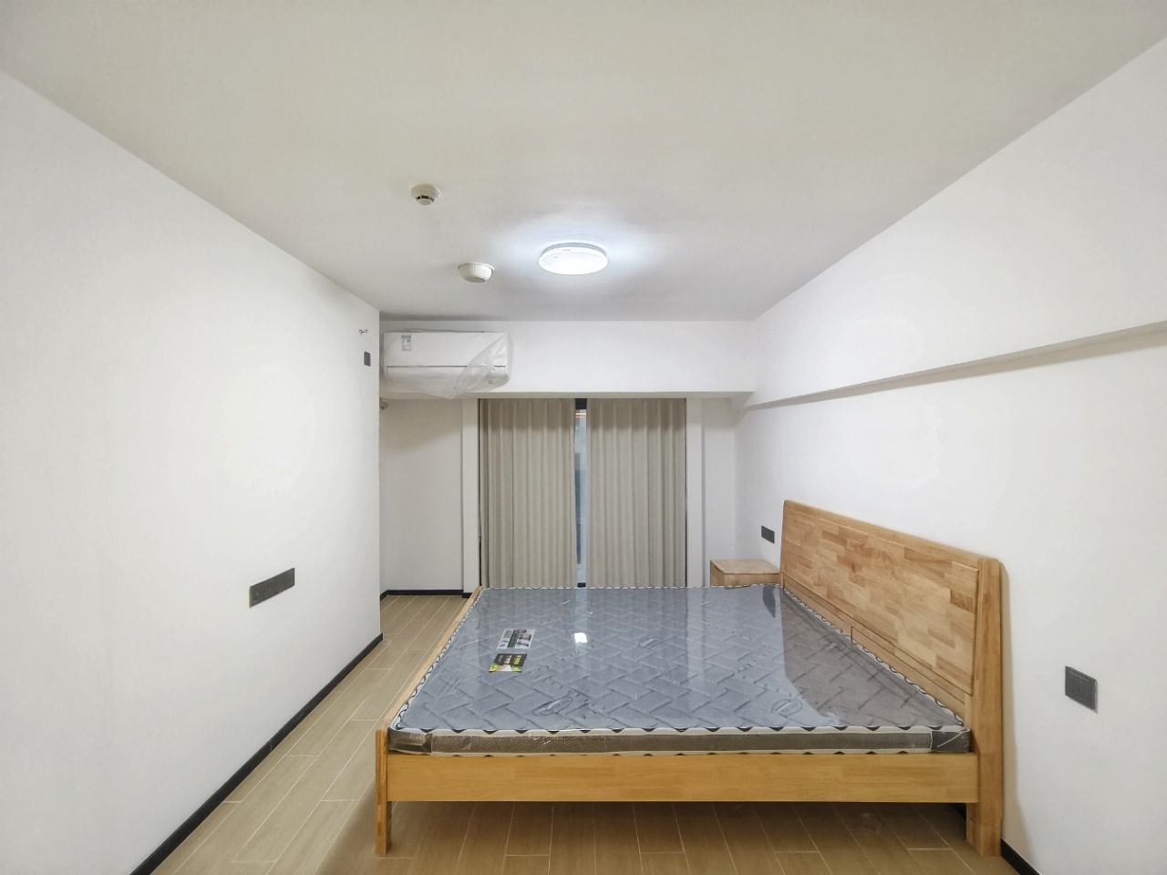 海航豪庭南苑  1室1厅2卫   2800.00元/月室内图