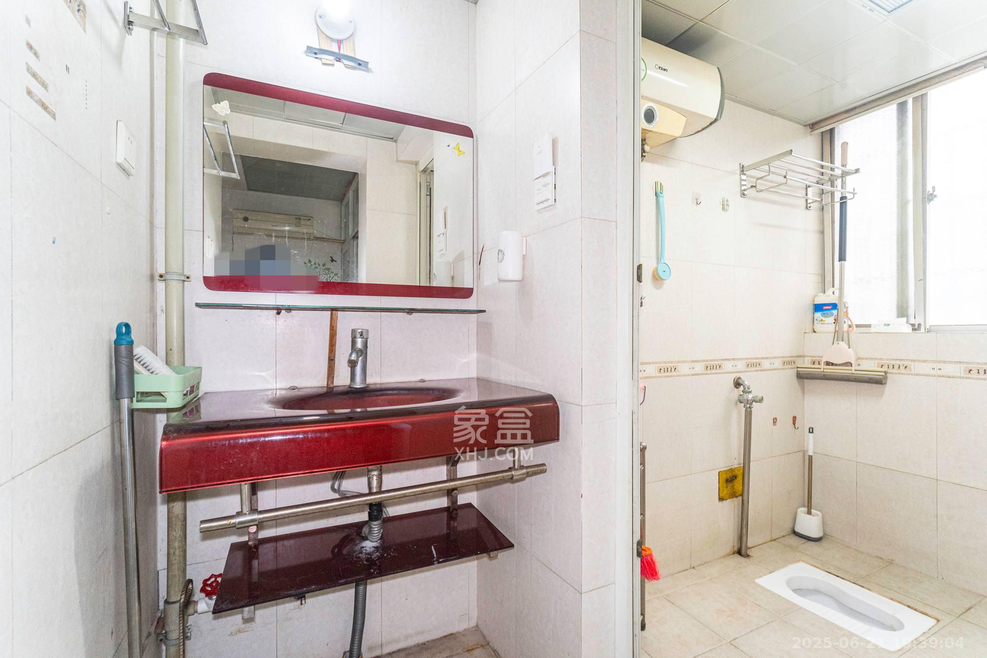 湘绣城 2室2厅1卫 36.0万 湘绣城 2室2厅1卫 36.0万卫生间