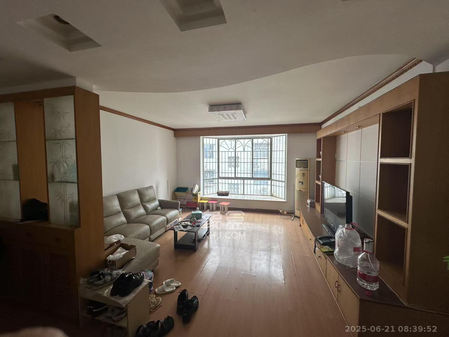 华天望族苑  1室0厅0卫   1550.00元/月