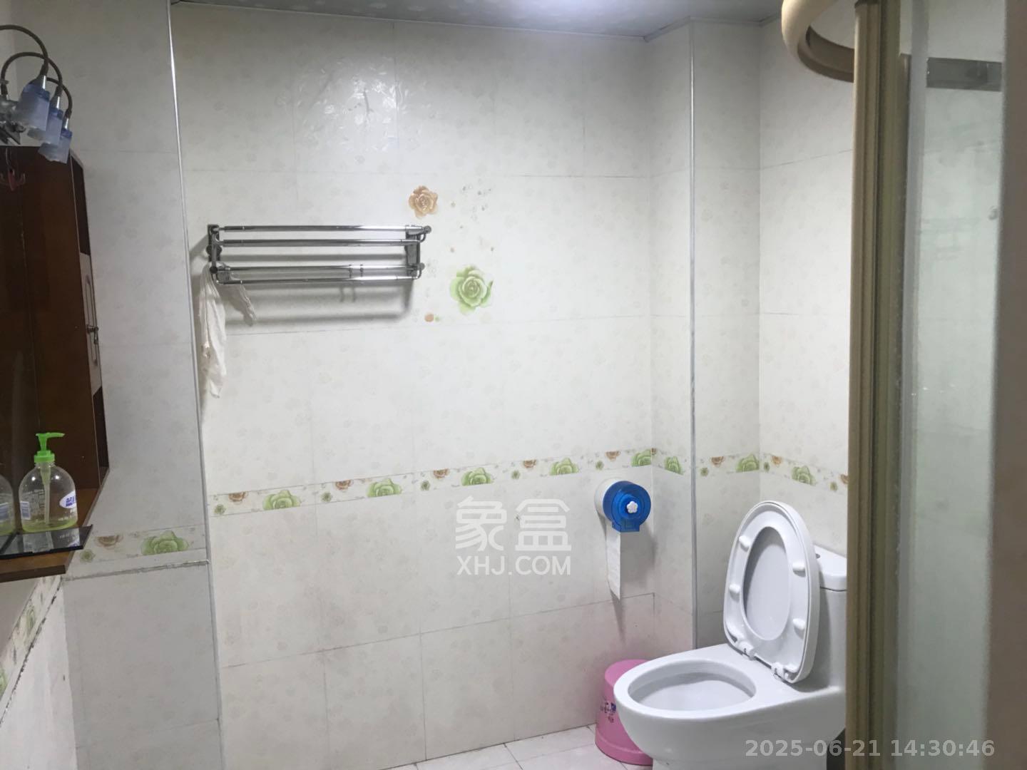 嘉盛华庭（一期、二期、三期）  3室2厅2卫    3000.0元/月室内图