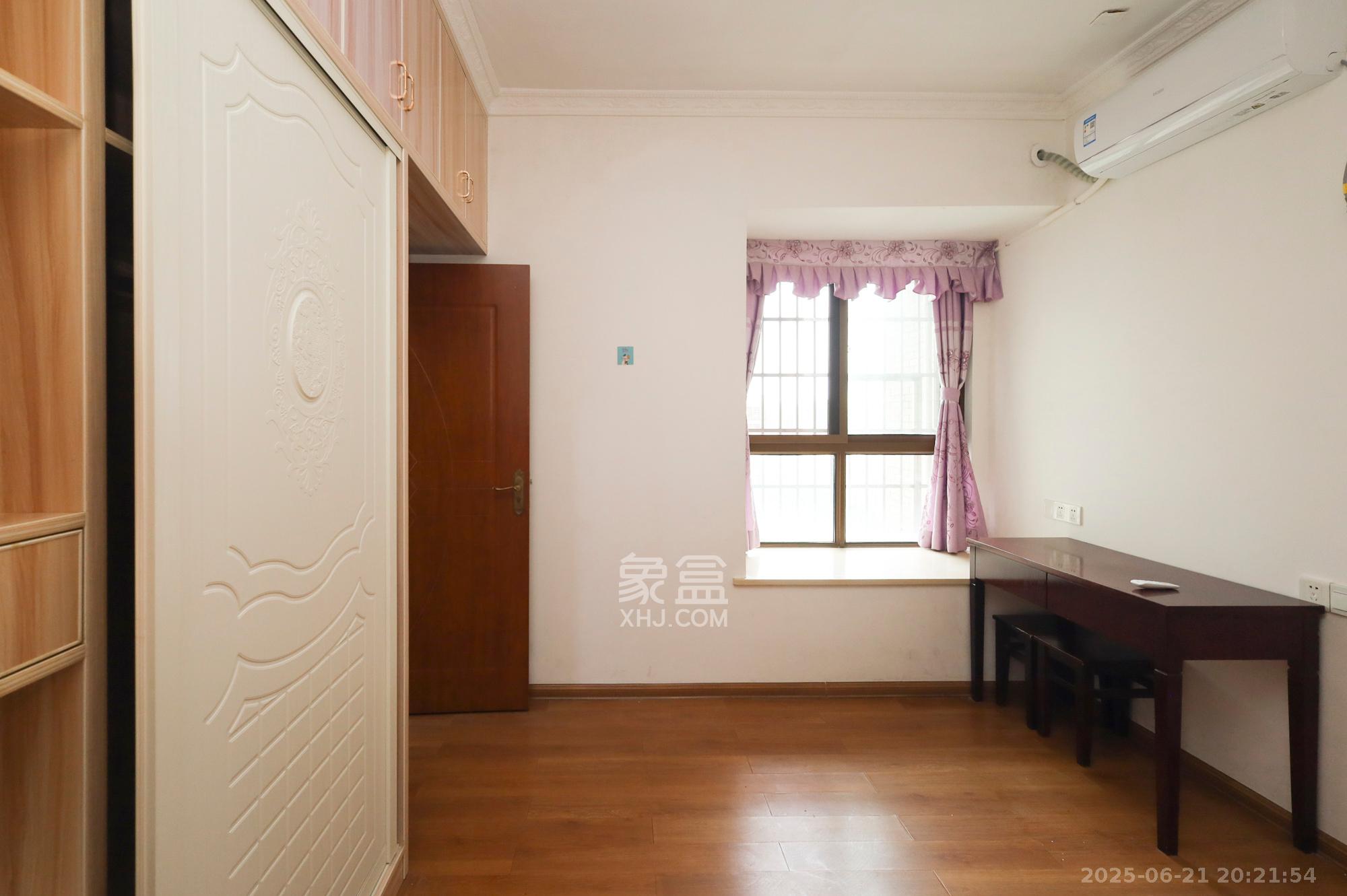 水木华麓 2室2厅1卫 58.0万 水木华麓 2室2厅1卫 58.0万卧室