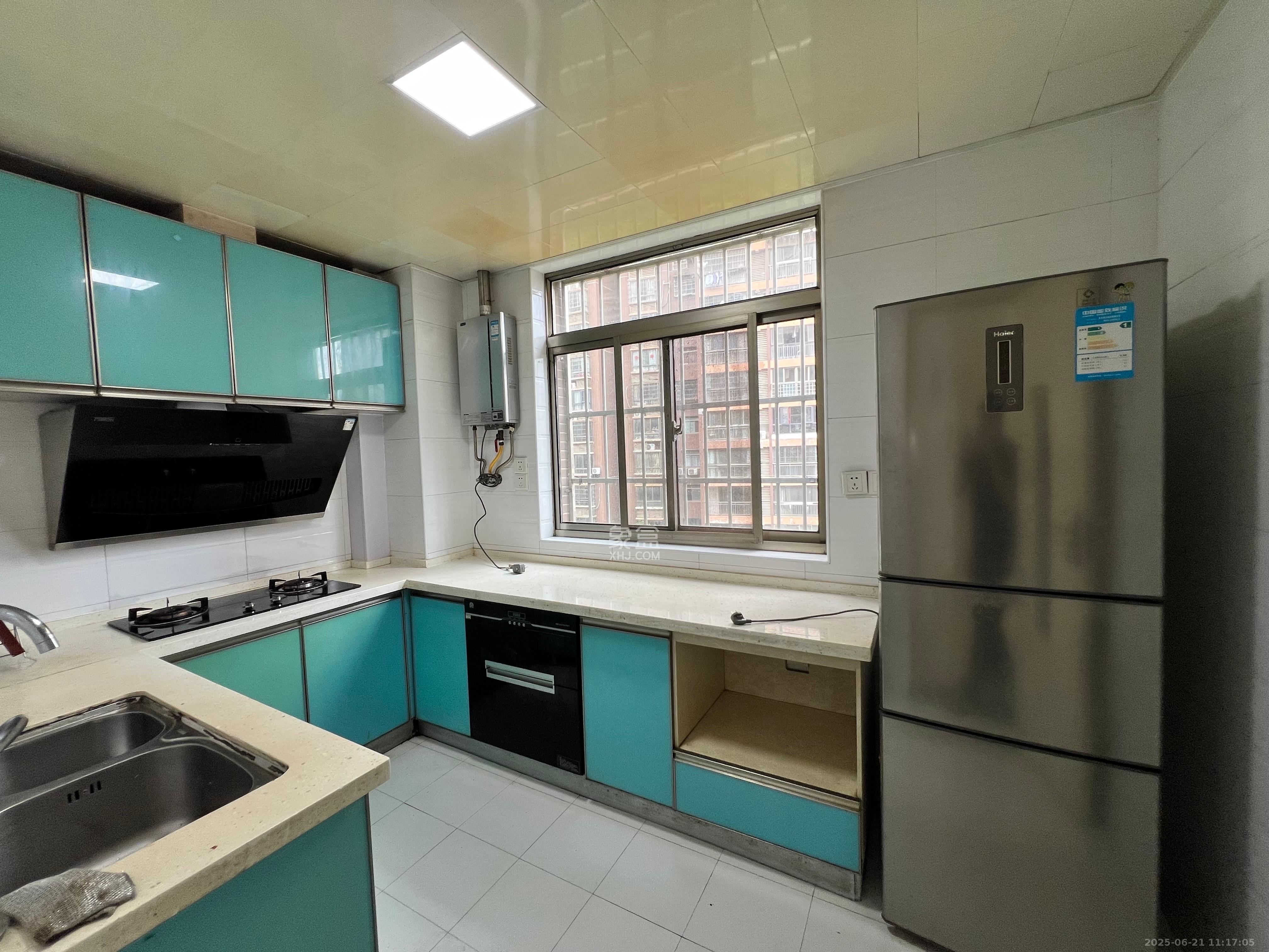 富兴嘉城(富兴汇中央) 3室2厅2卫 2500.0元/月 富兴嘉城(富兴汇中央) 3室2厅2卫 2500.0元/月室内图