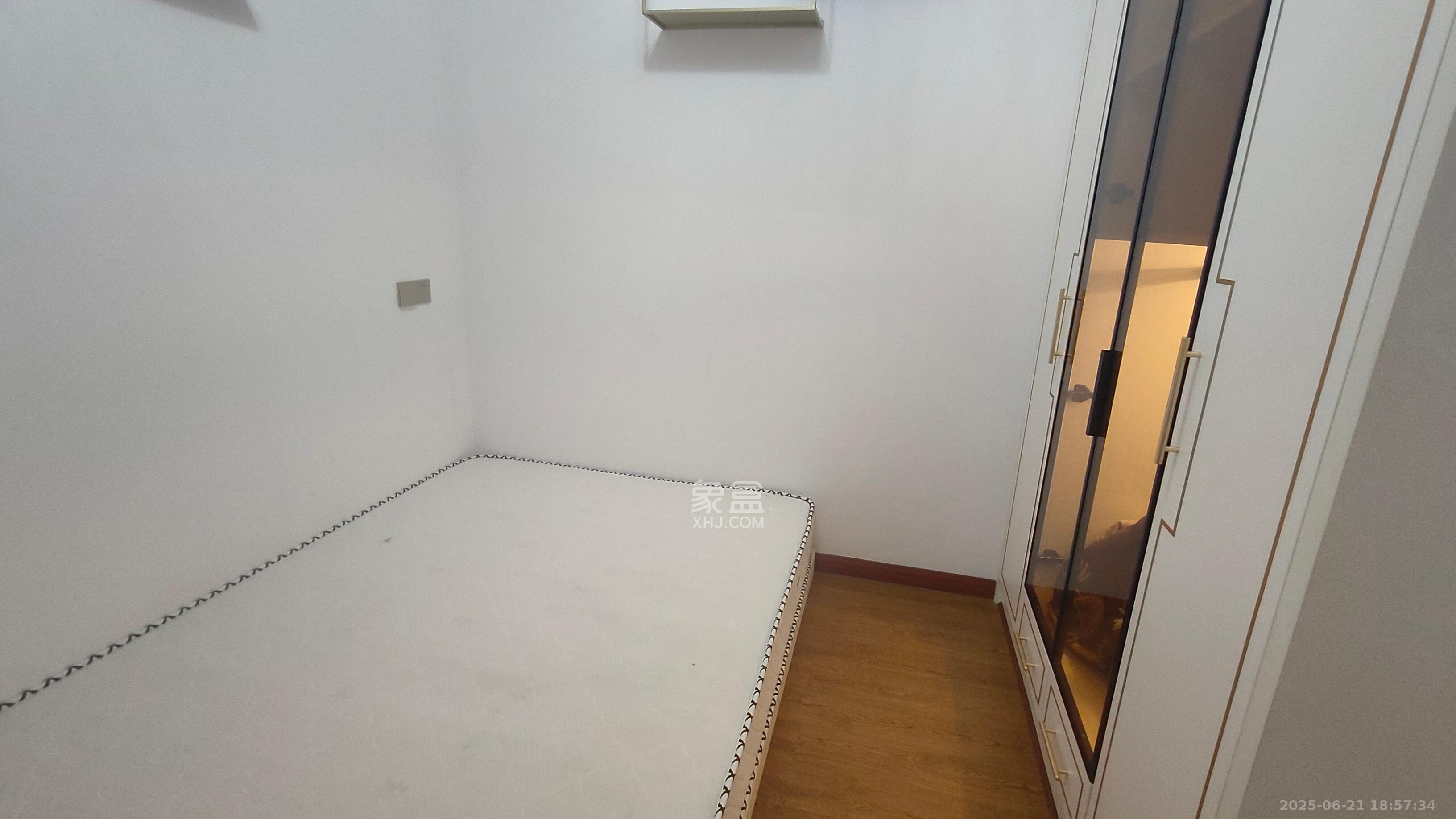恒基凯旋门三期  2室2厅1卫   2000.00元/月室内图