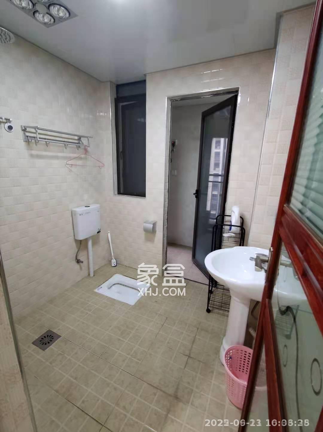 南山雍江汇(滨江国际新城) 3室2厅1卫 3200.0元/月 南山雍江汇(滨江国际新城) 3室2厅1卫 3200.0元/月室内图