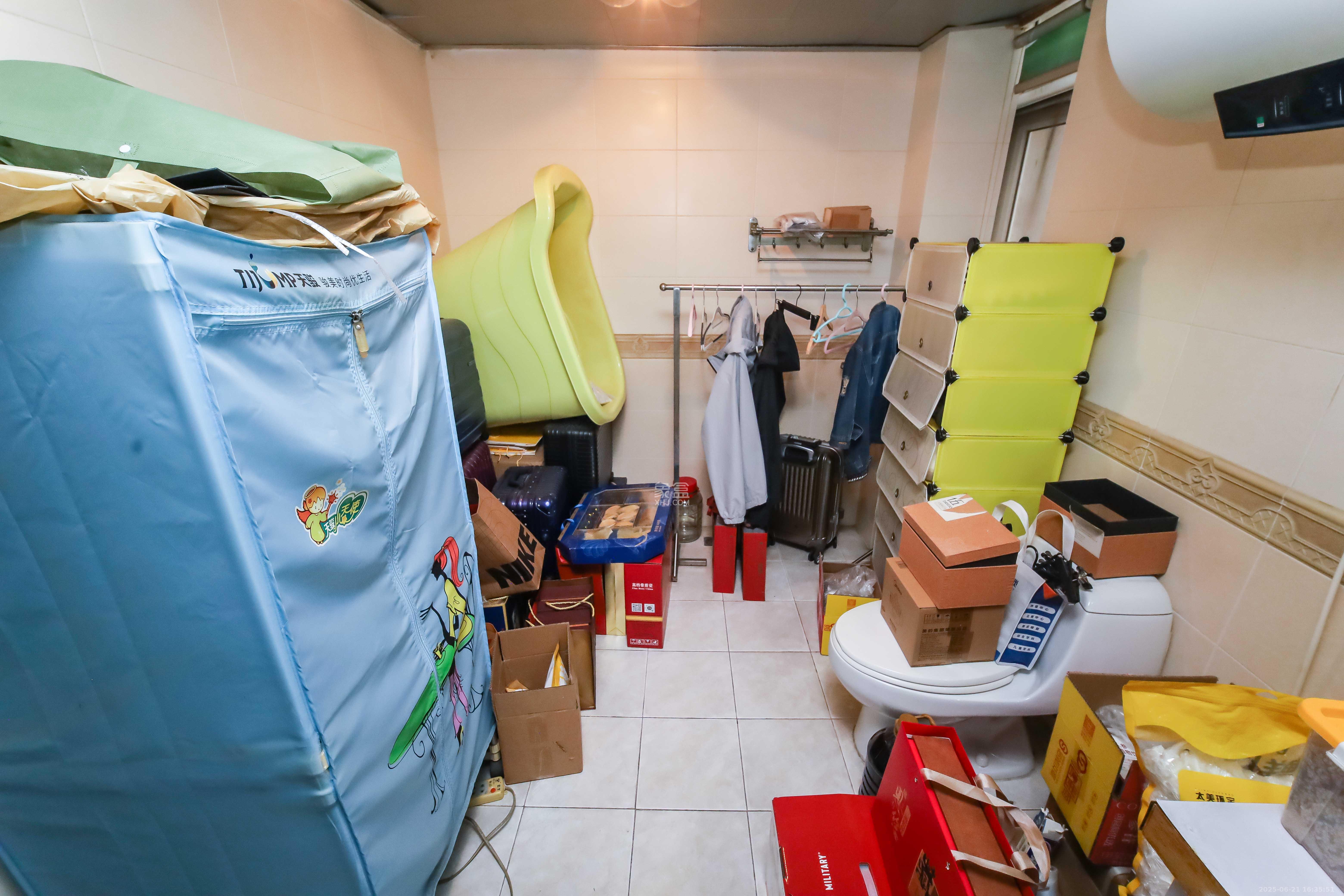 嘉盛逸林园(新合村综合楼) 3室2厅2卫 102.0万 嘉盛逸林园(新合村综合楼) 3室2厅2卫 102.0万卫生间