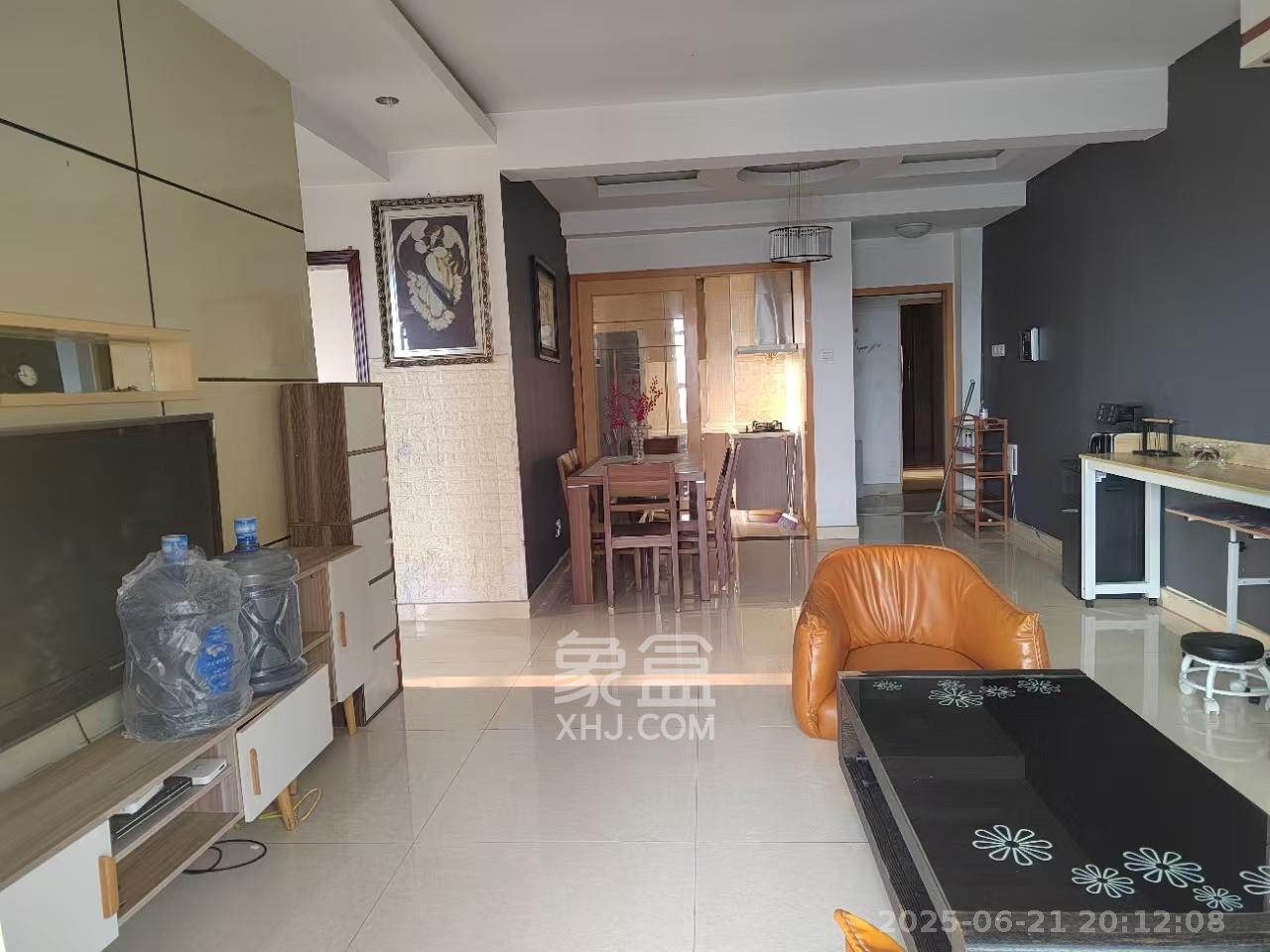 标志浪漫满屋(枫景公寓) 2室2厅1卫 1900.0元/月 标志浪漫满屋(枫景公寓) 2室2厅1卫 1900.0元/月室内图