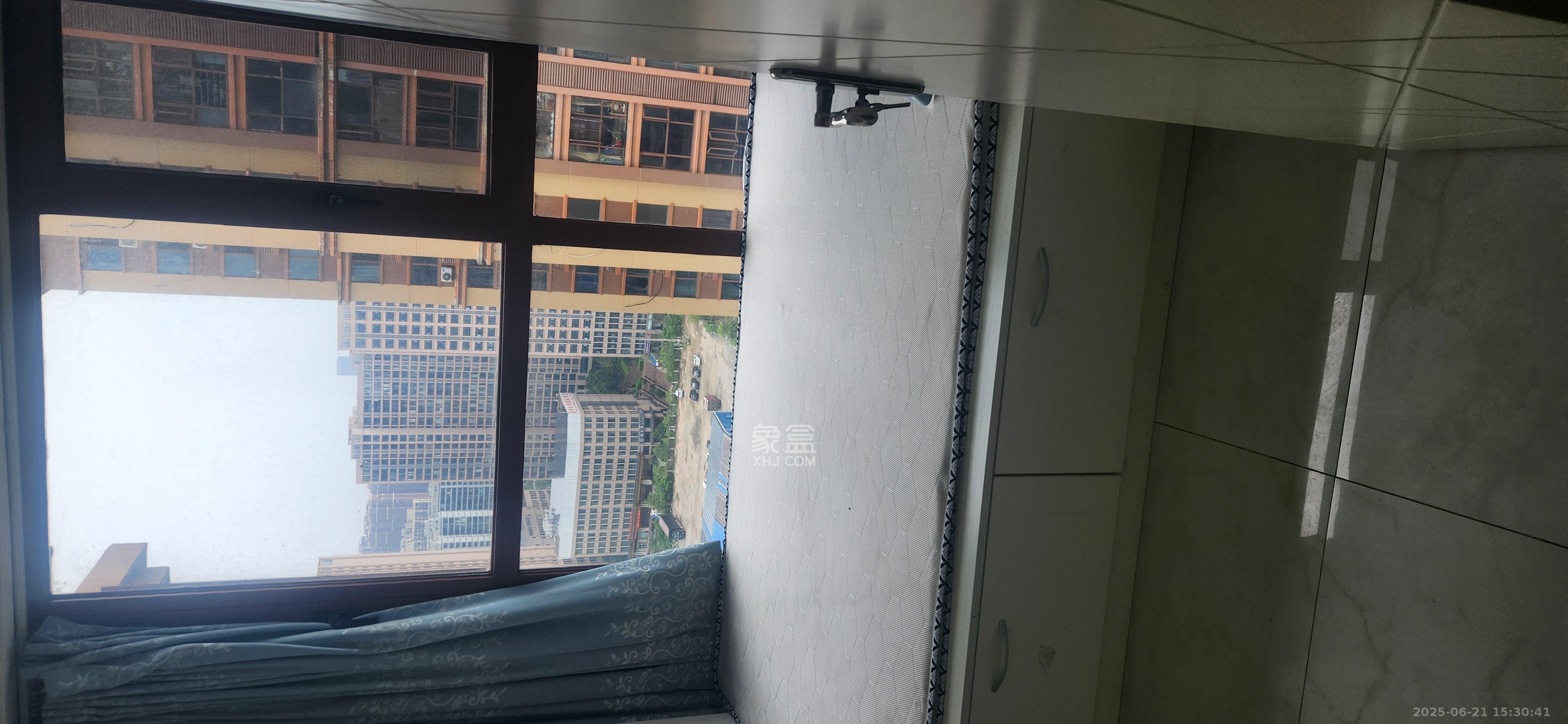 万里时代 3室2厅1卫 2900.0元/月 万里时代 3室2厅1卫 2900.0元/月室内图