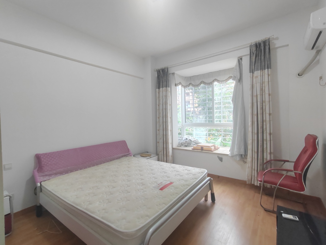 红泥月亮湾  3室2厅2卫    158.0万 红泥月亮湾  3室2厅2卫    158.0万室内图