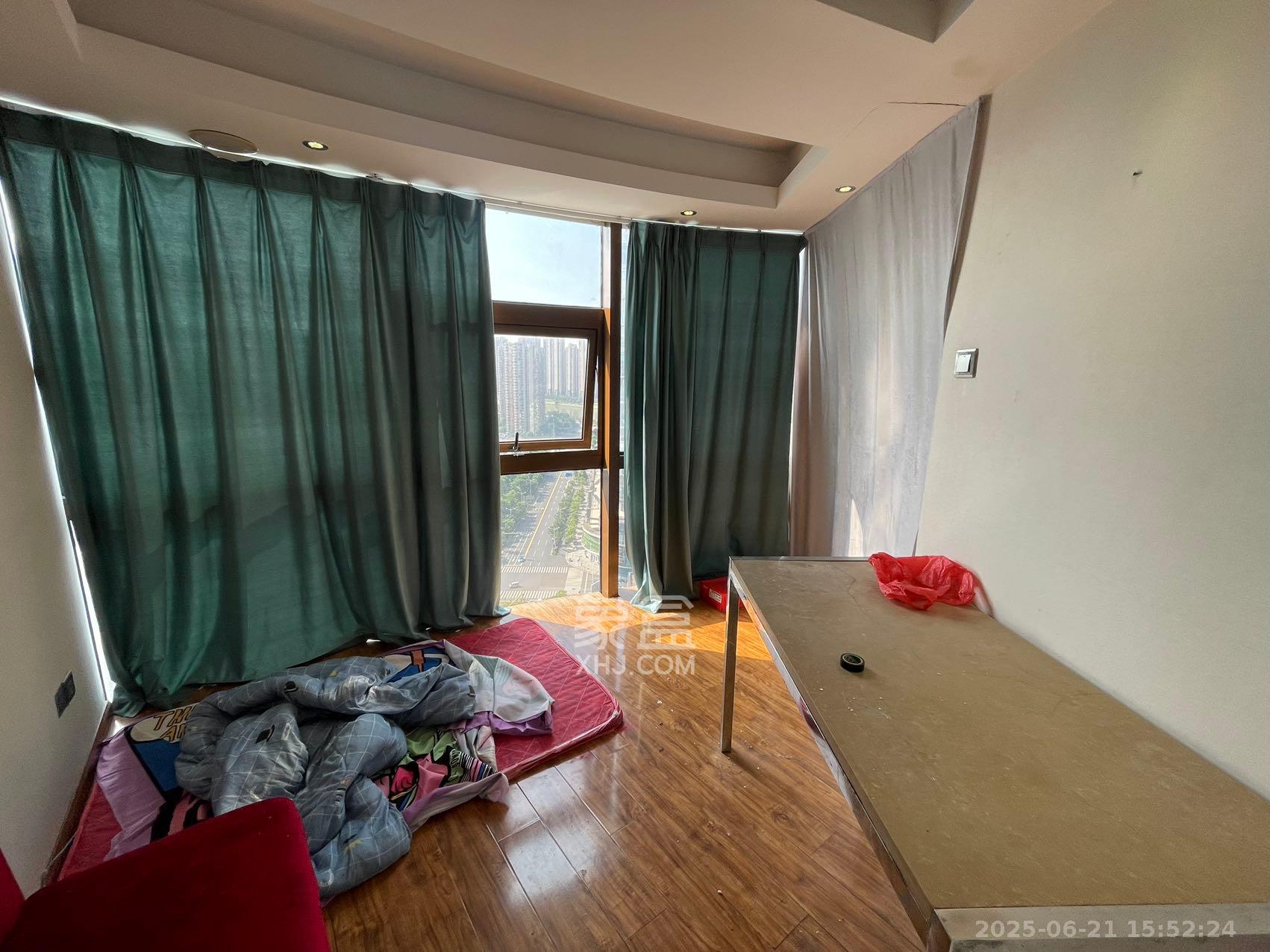 湘江世纪城富湾国际  5室2厅2卫    9500.0元/月室内图