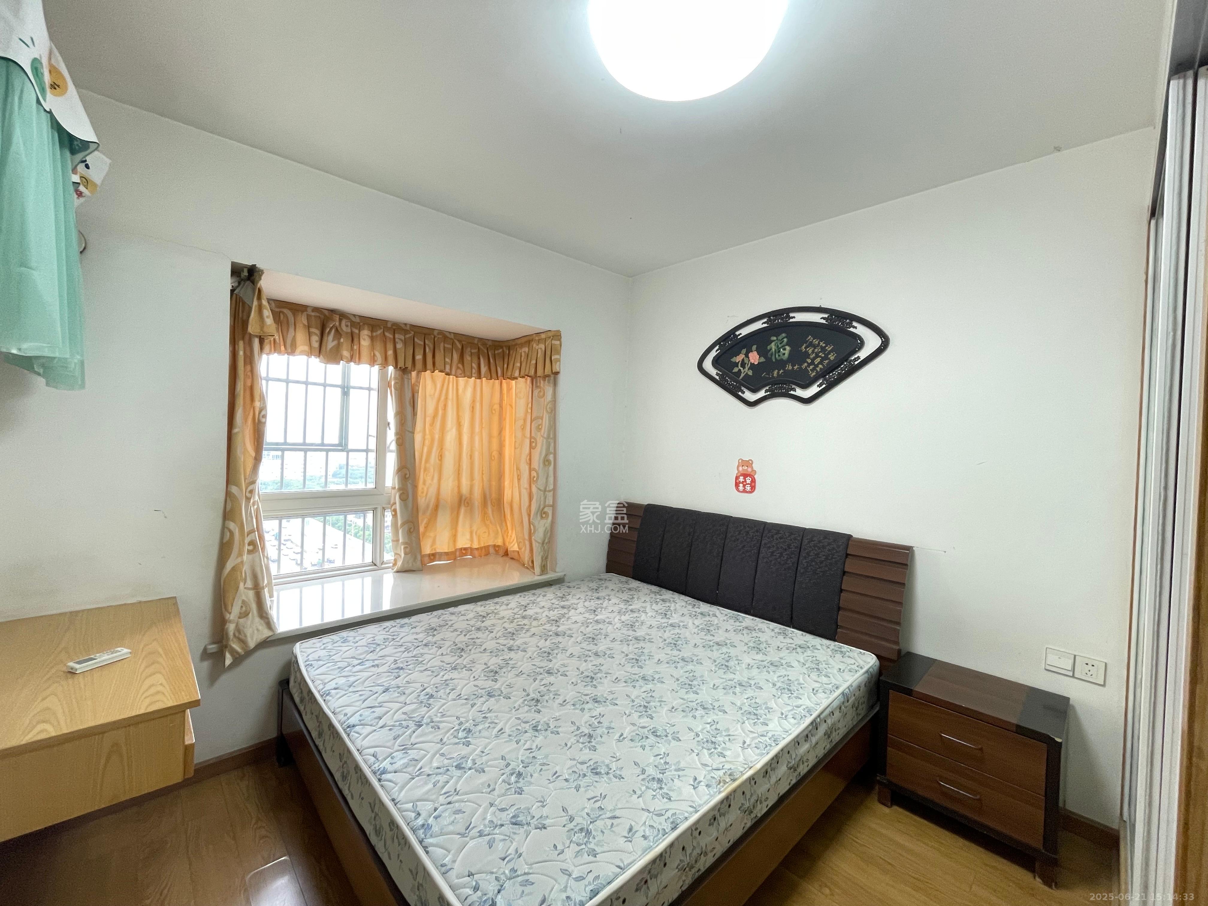 星典时代  3室2厅1卫   2200.00元/月室内图