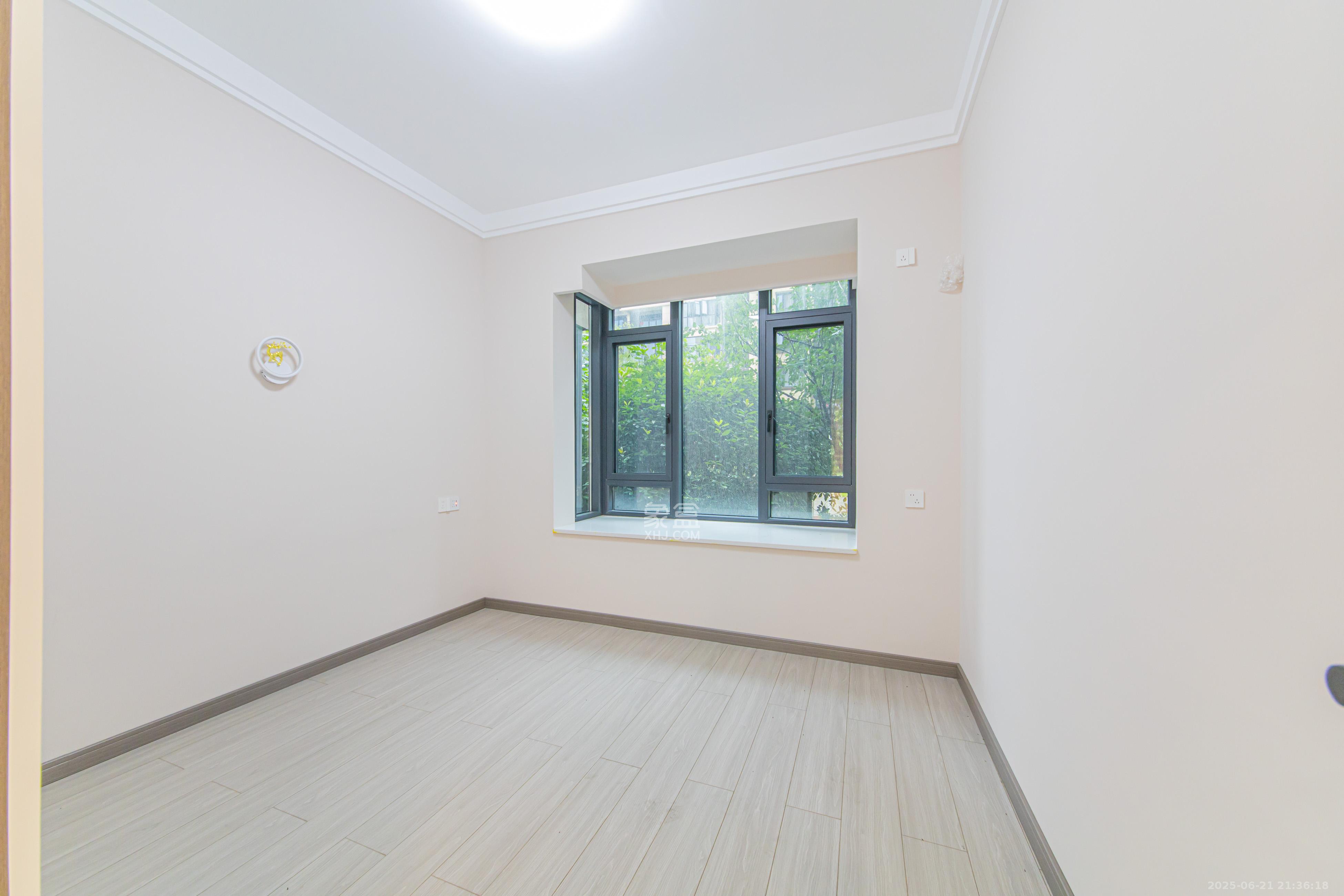 北辰中央公园E区 4室2厅2卫 155.0万 北辰中央公园E区 4室2厅2卫 155.0万卧室