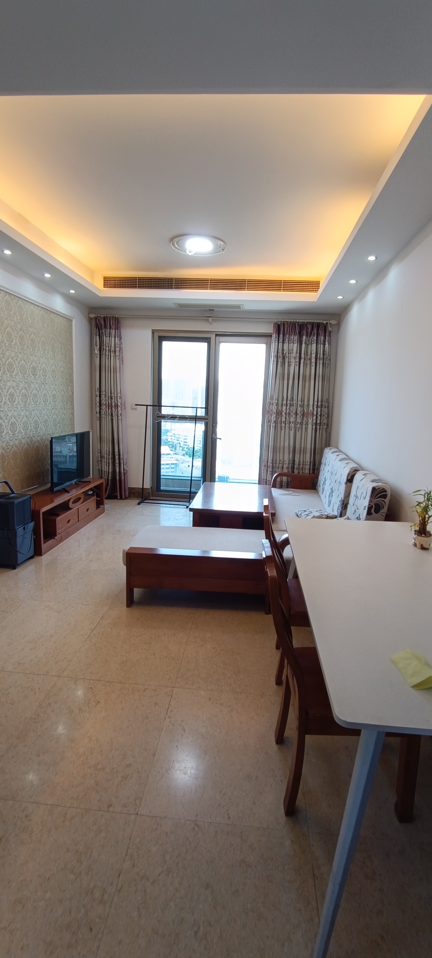 外滩中心  1室1厅1卫    2500.0元/月 外滩中心  1室1厅1卫    2500.0元/月室内图