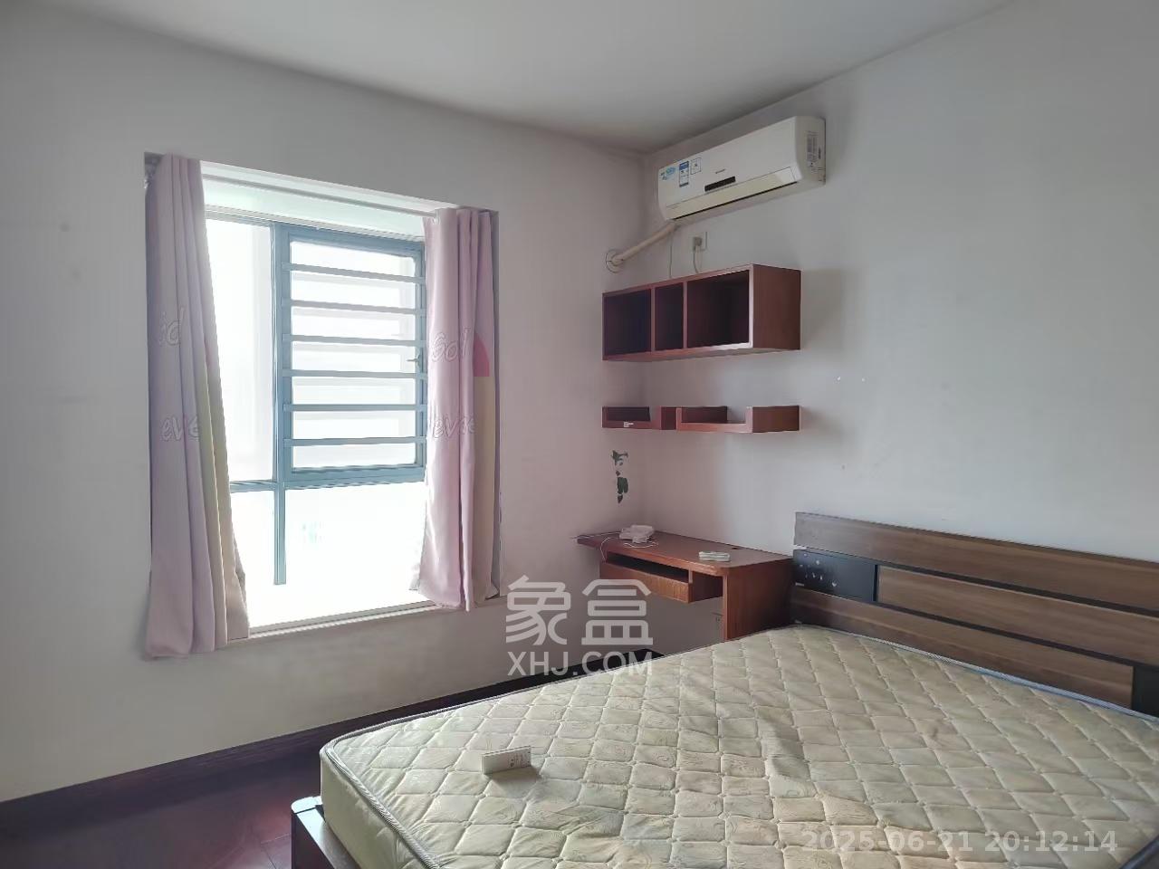 标志浪漫满屋(枫景公寓) 2室2厅1卫 1900.0元/月 标志浪漫满屋(枫景公寓) 2室2厅1卫 1900.0元/月室内图