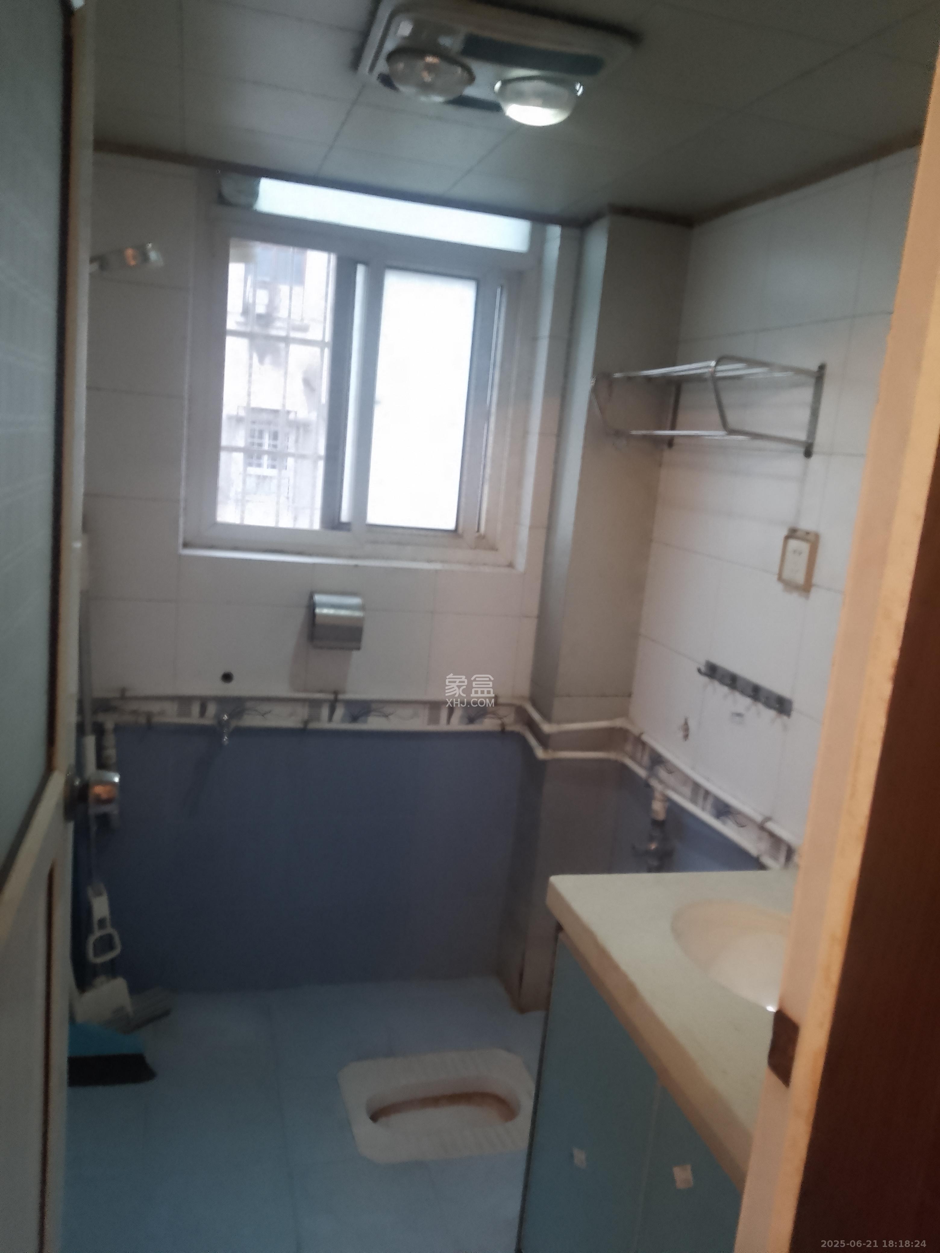 南湖路水工机械厂宿舍 1室2厅1卫 1800.0元/月 南湖路水工机械厂宿舍 1室2厅1卫 1800.0元/月室内图