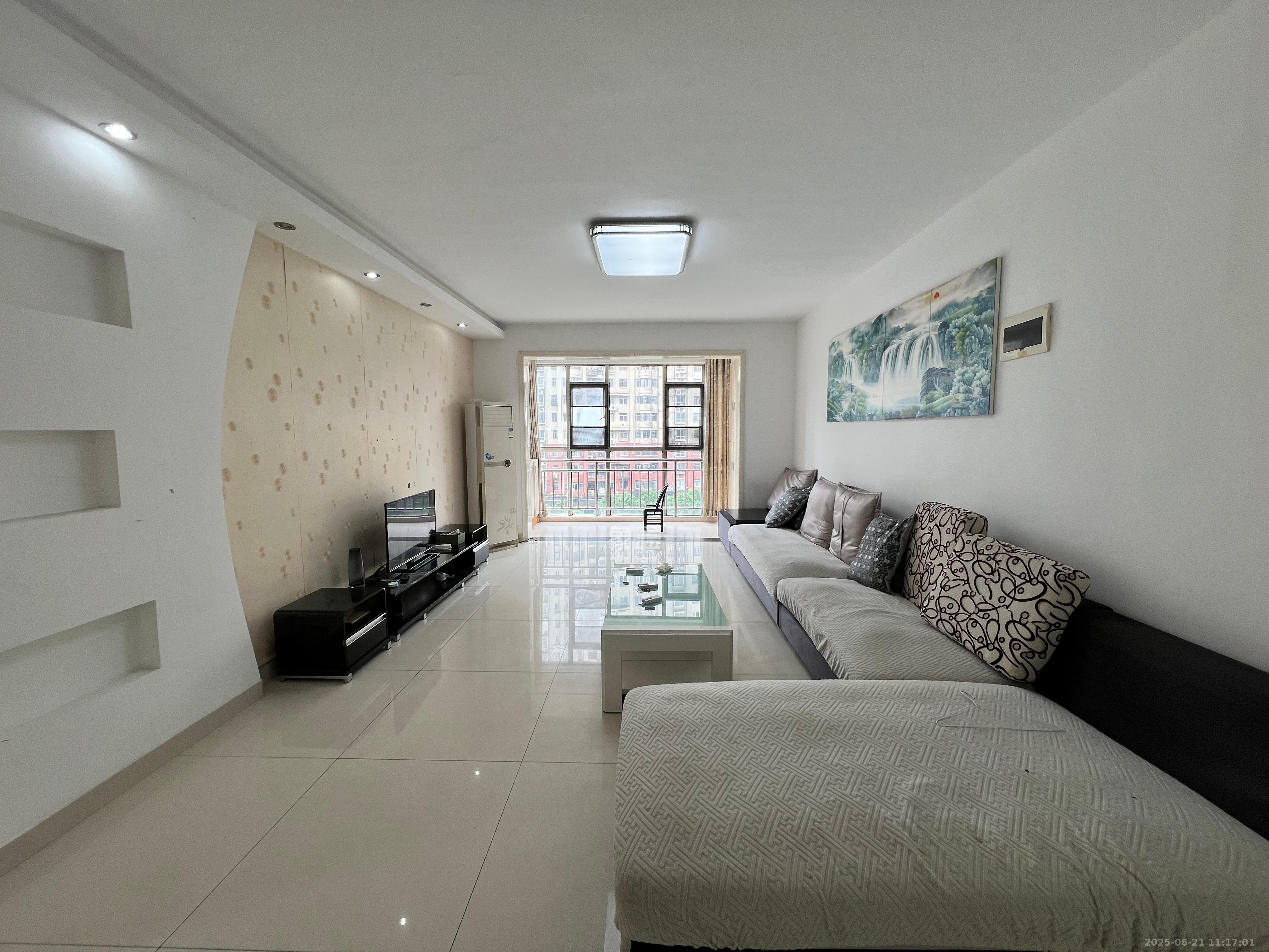 富兴嘉城(富兴汇中央) 3室2厅2卫 2500.0元/月 富兴嘉城(富兴汇中央) 3室2厅2卫 2500.0元/月室内图