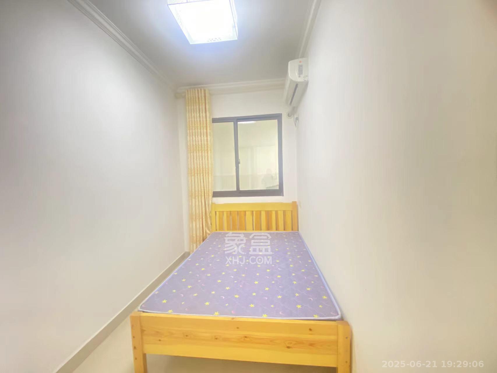 卓越蔚蓝城邦  3室2厅1卫   1900.00元/月室内图