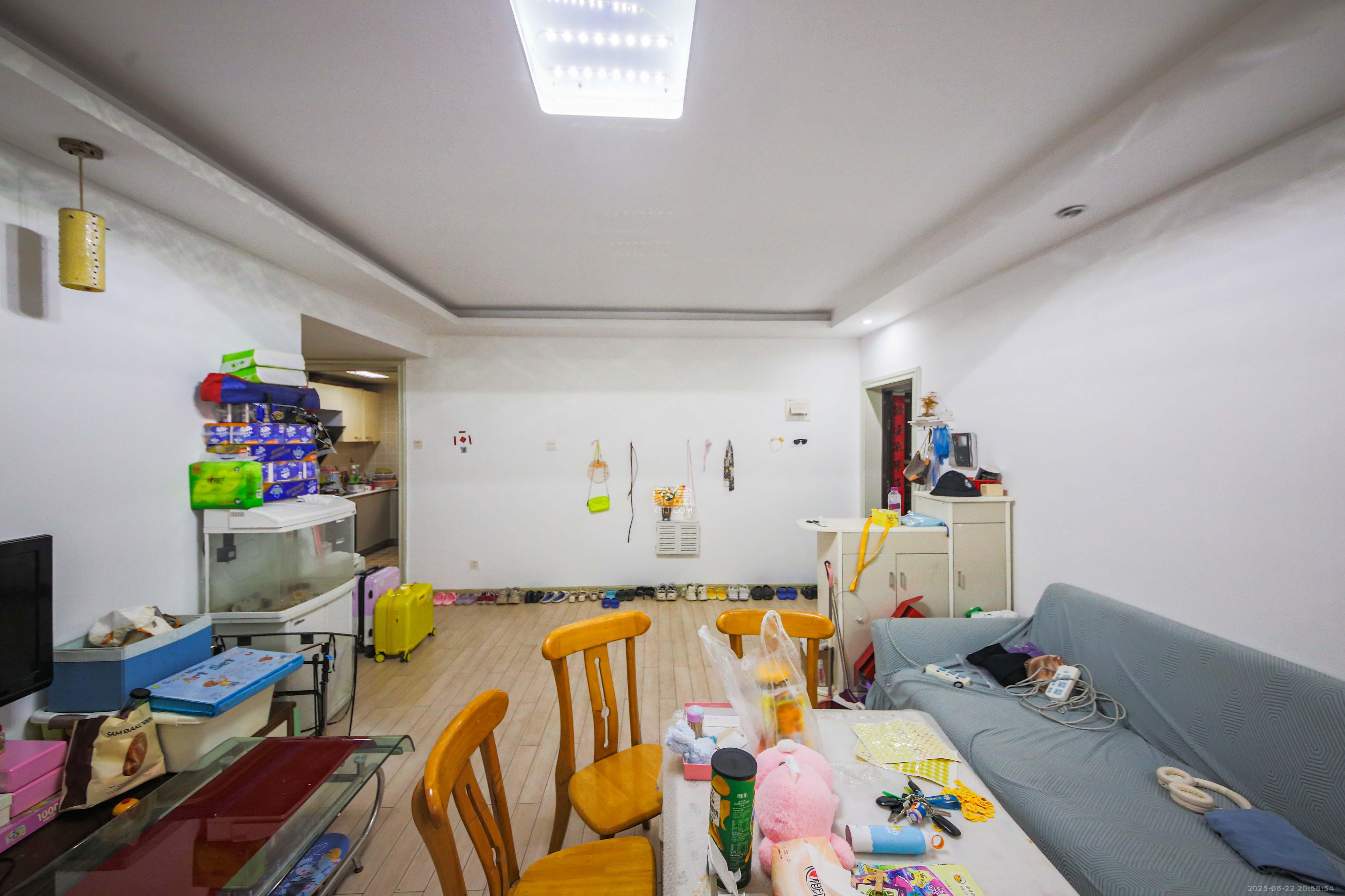 标志浪漫满屋（枫景公寓）  1室2厅1卫   65.00万