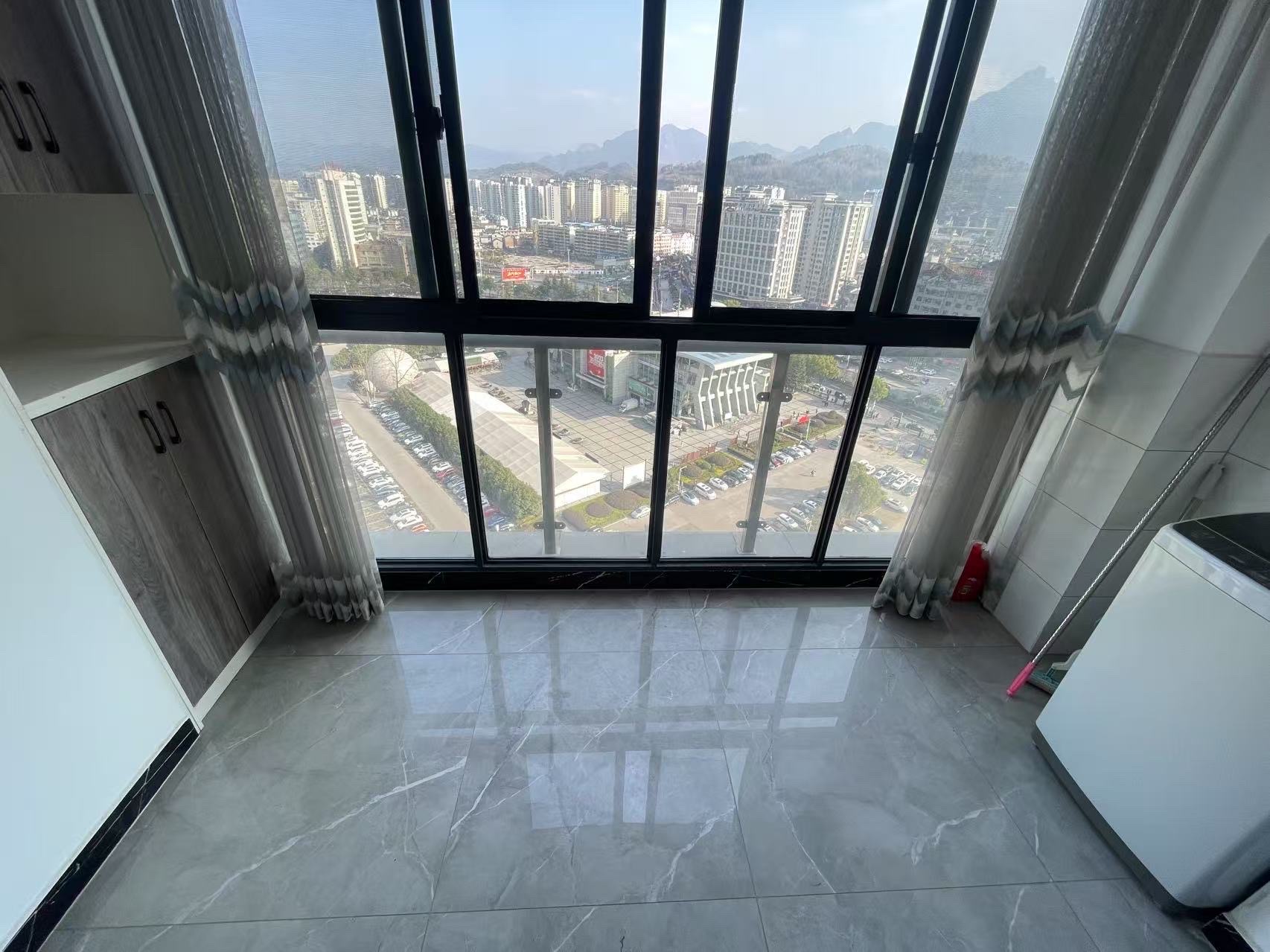 华天城小区 2室1厅1卫 2200.0元/月 华天城小区 2室1厅1卫 2200.0元/月室内图