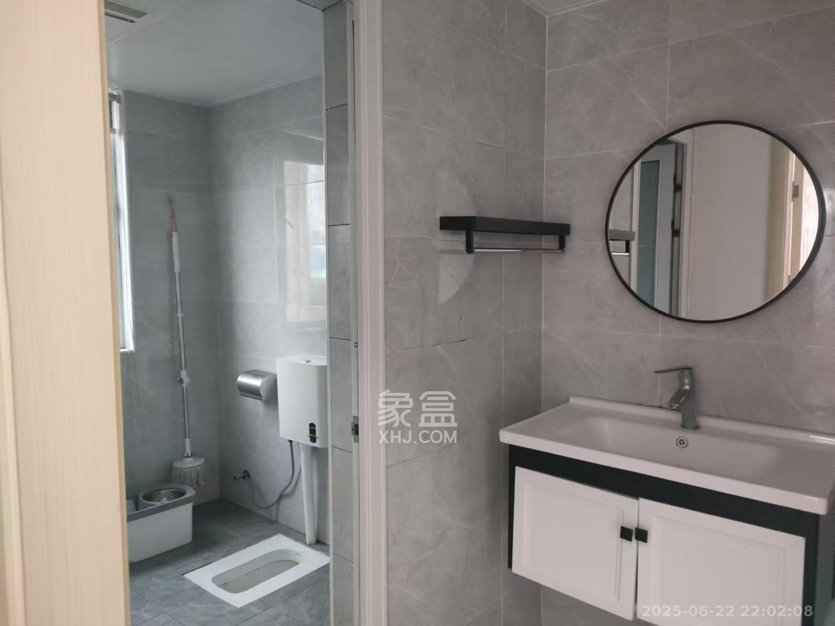 中天栖溪里  3室2厅2卫    3000.0元/月 中天栖溪里  3室2厅2卫    3000.0元/月室内图