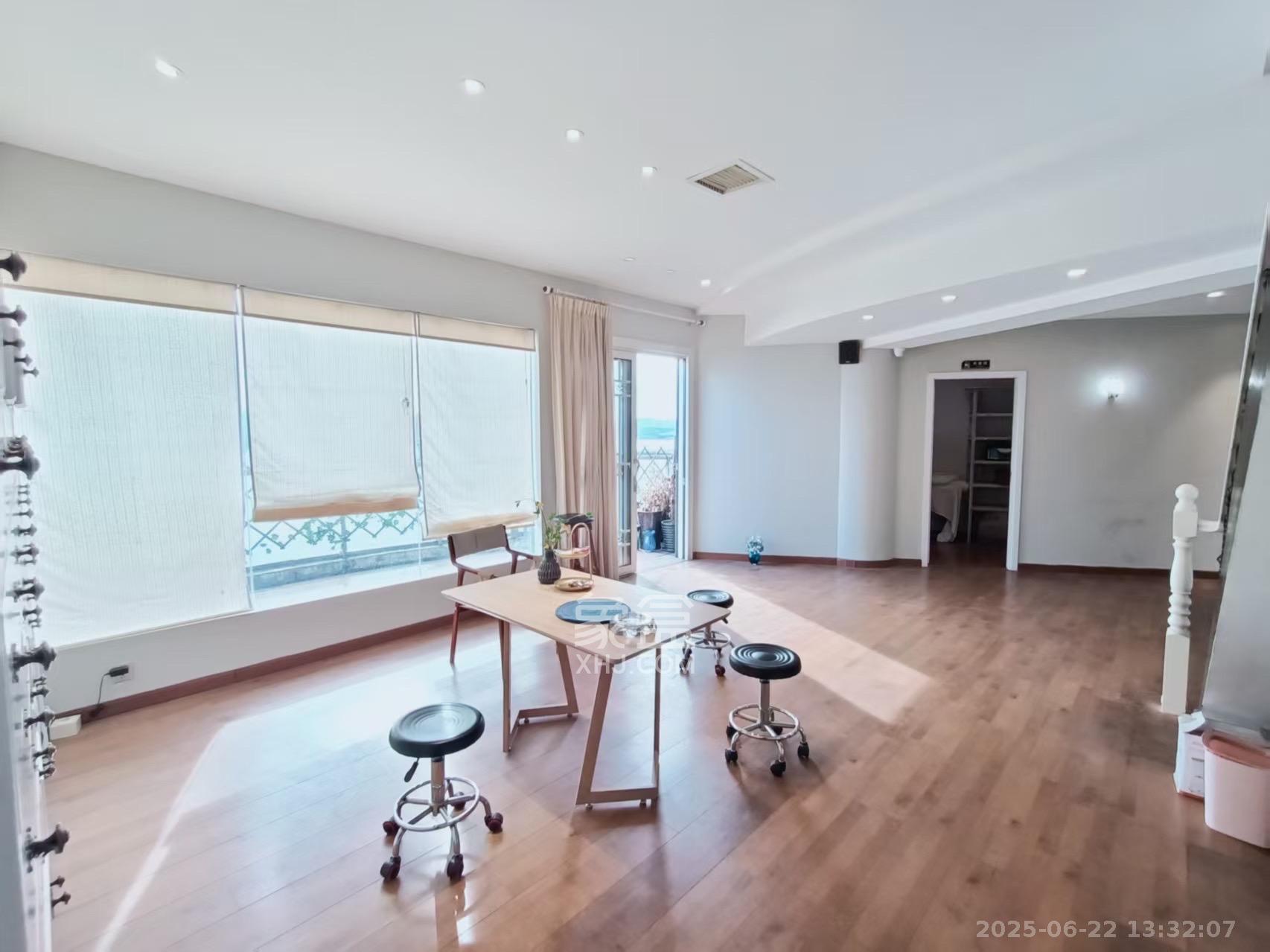 湘江世纪城富湾国际 6室2厅2卫 10000.0元/月 湘江世纪城富湾国际 6室2厅2卫 10000.0元/月室内图