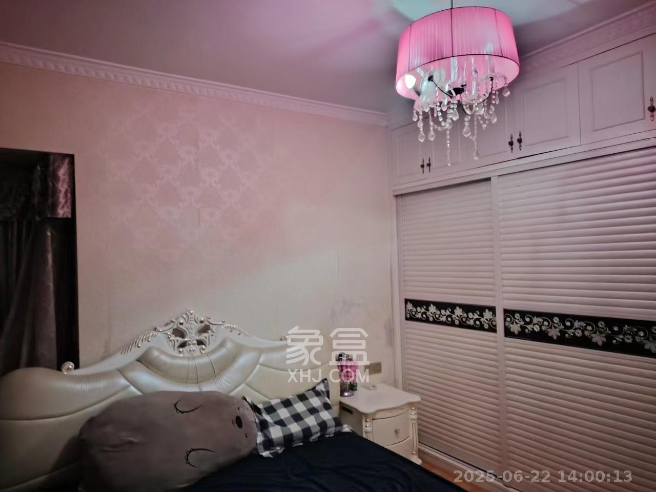 新城新世界一二三期 2室2厅1卫 2800.0元/月 新城新世界一二三期 2室2厅1卫 2800.0元/月室内图