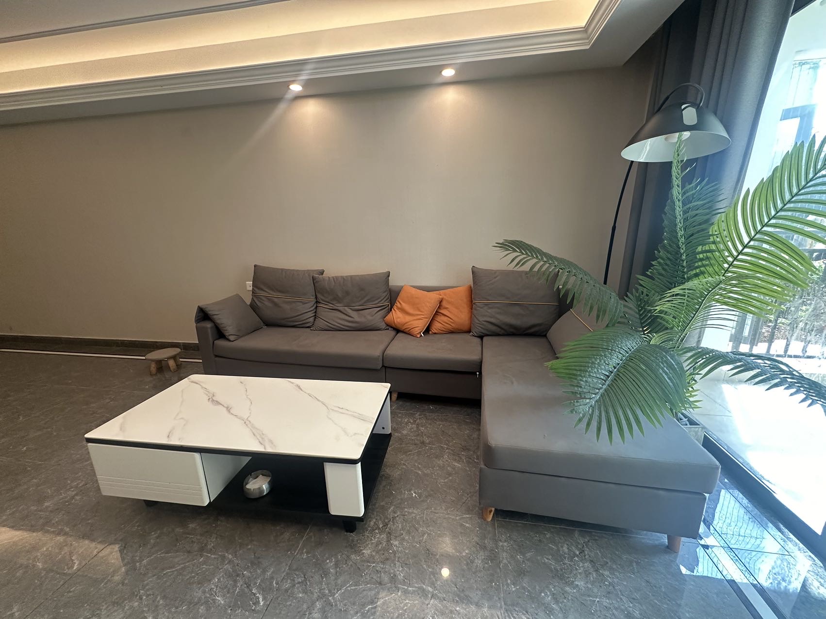 中海珑悦府  1室0厅0卫   3300.00元/月户型图
