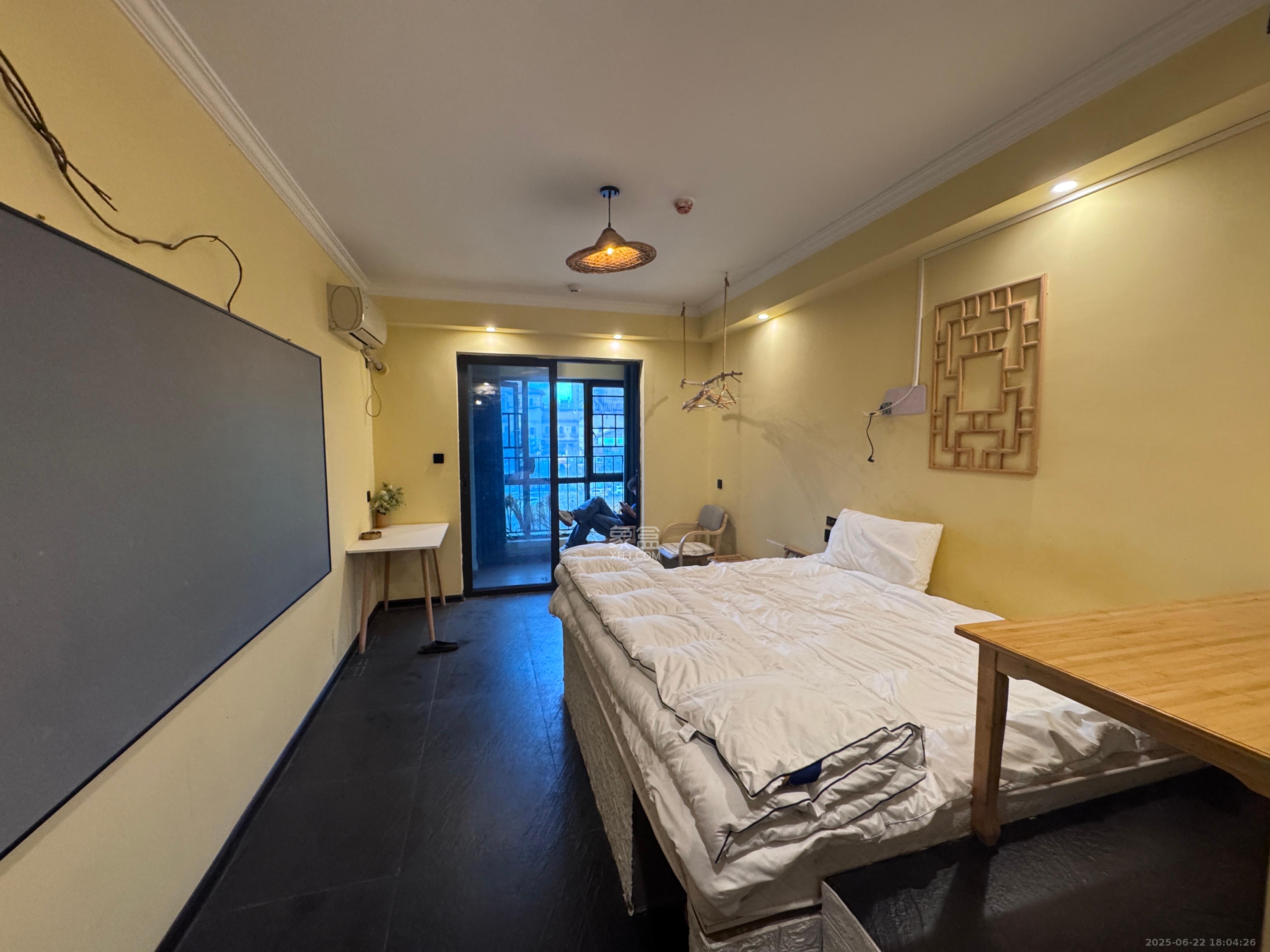 中海新城熙岸（中信新城五期）  1室1厅1卫    1000.0元/月室内图