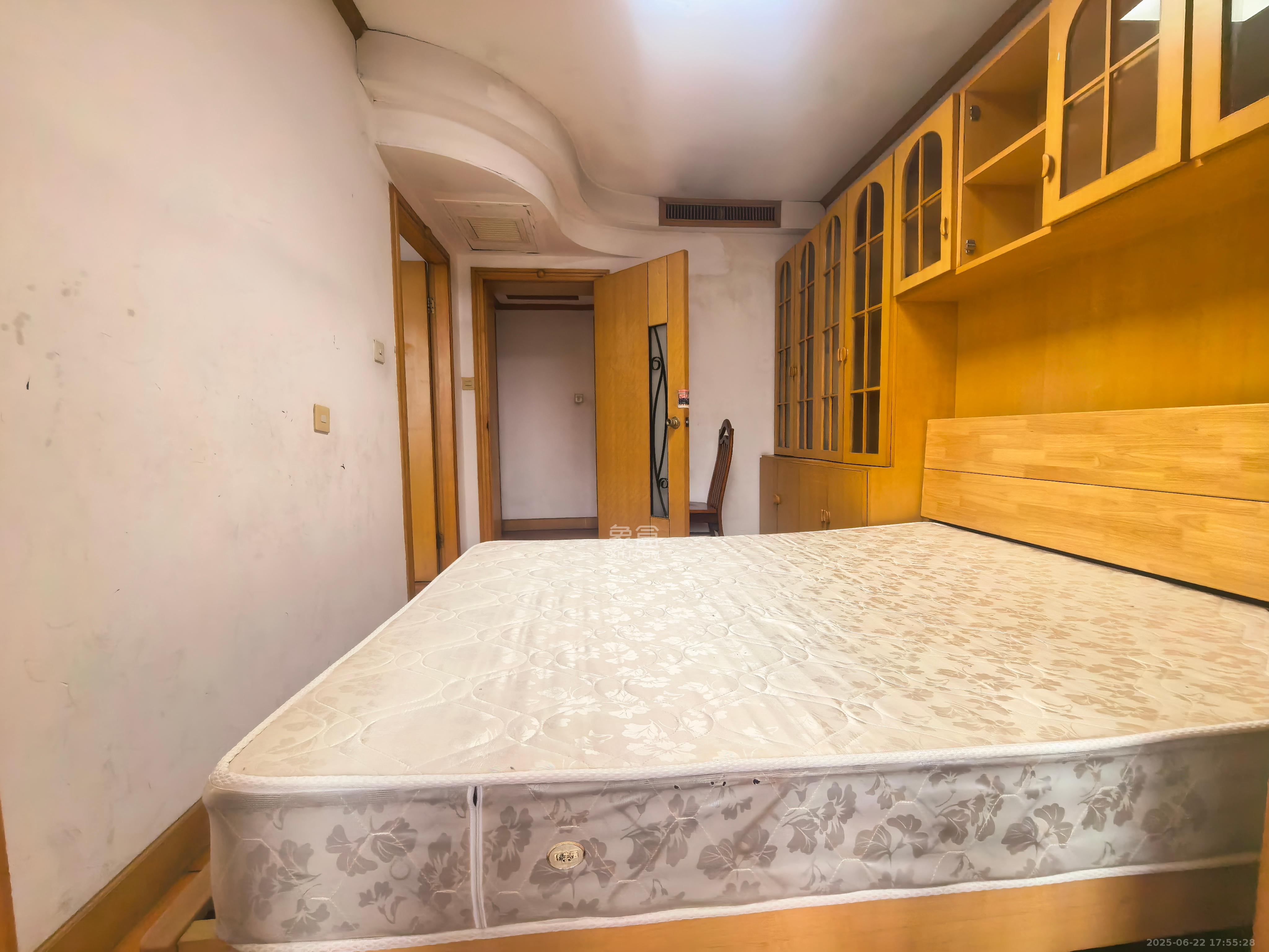 湘农桥社区 3室2厅1卫 2600.0元/月 湘农桥社区 3室2厅1卫 2600.0元/月室内图