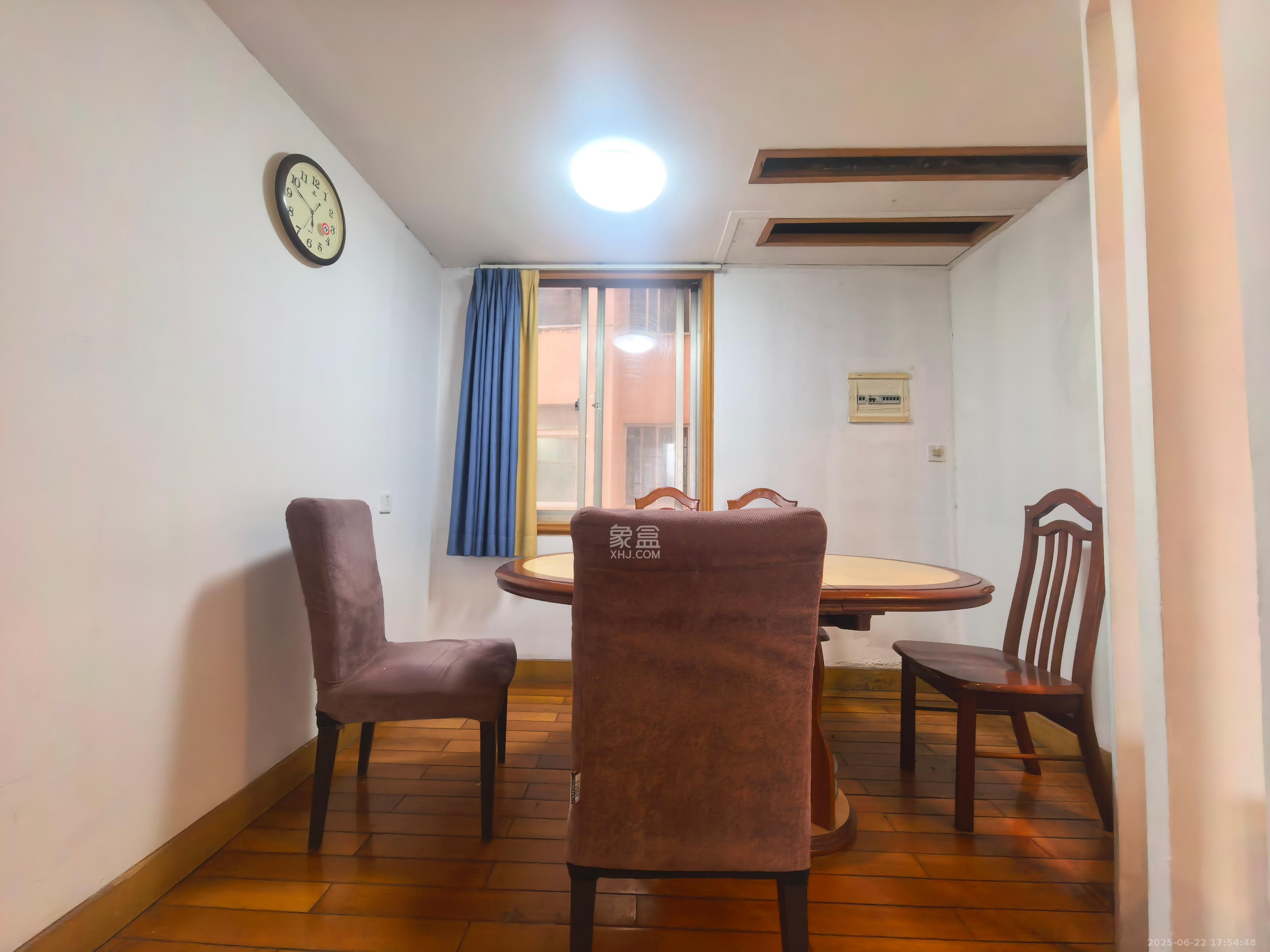 湘农桥社区 3室2厅1卫 2600.0元/月 湘农桥社区 3室2厅1卫 2600.0元/月室内图