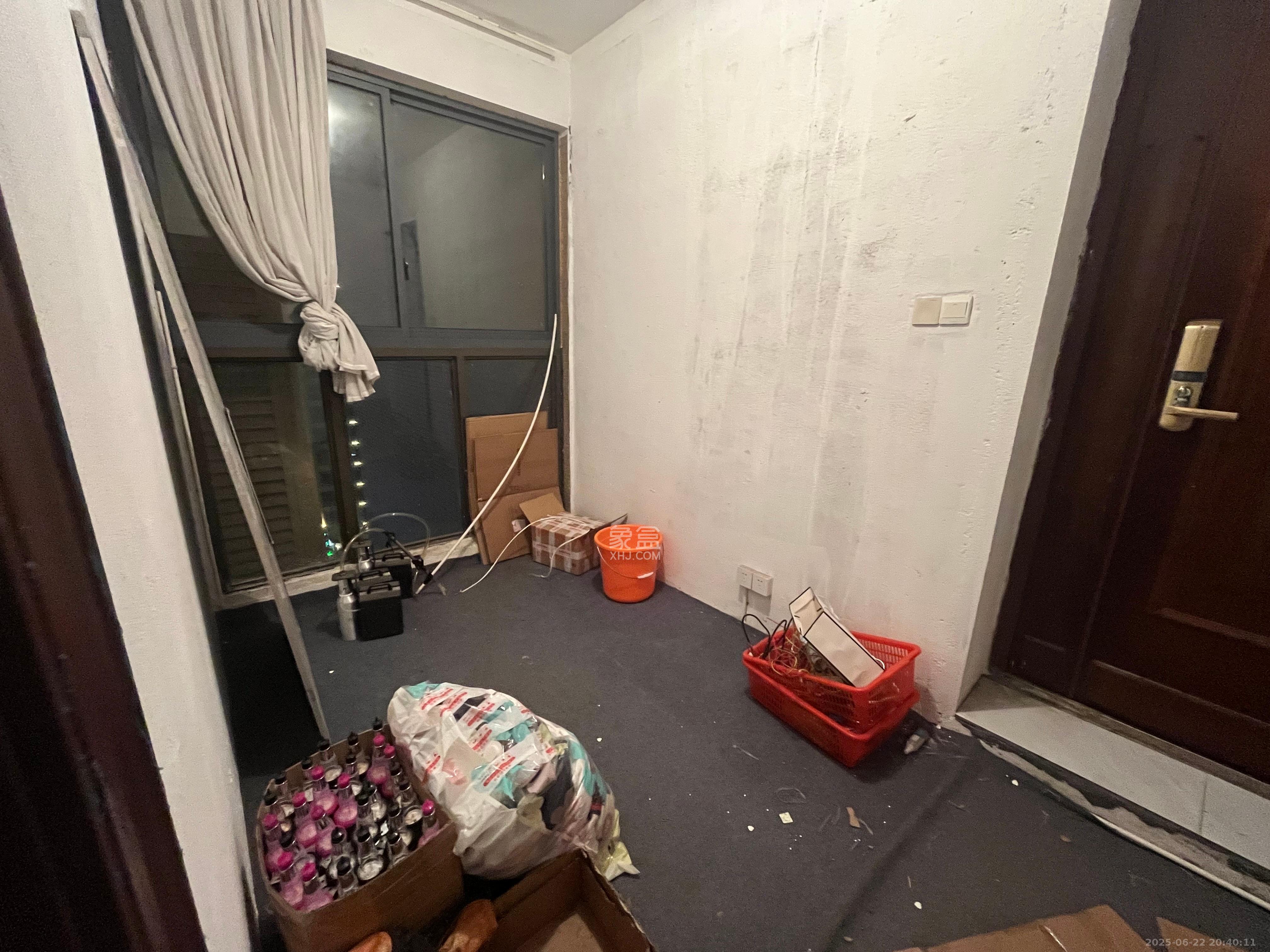 华晨国际公馆 4室2厅2卫 4500.0元/月 华晨国际公馆 4室2厅2卫 4500.0元/月室内图