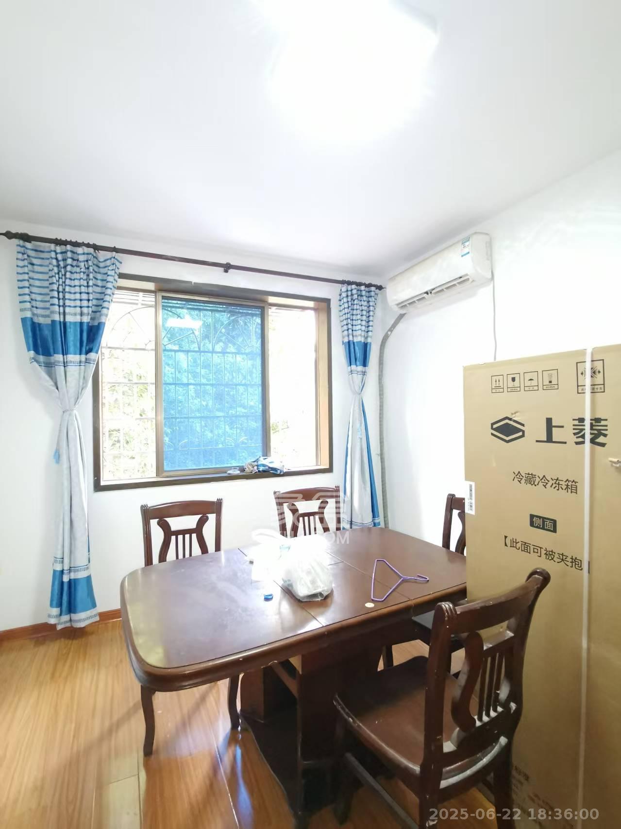 岳银小区（一二三五村）  3室2厅1卫   2400.00元/月室内图