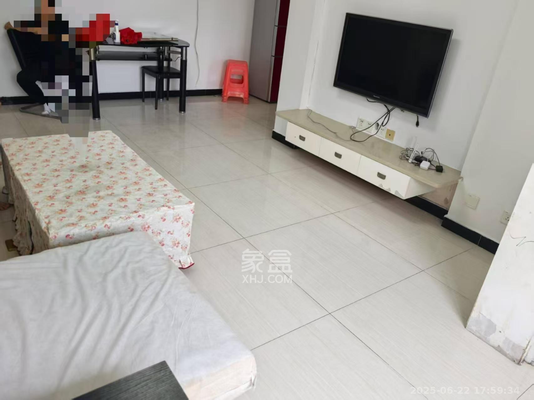 恒基凯旋门一二期  3室2厅1卫   2200.00元/月室内图