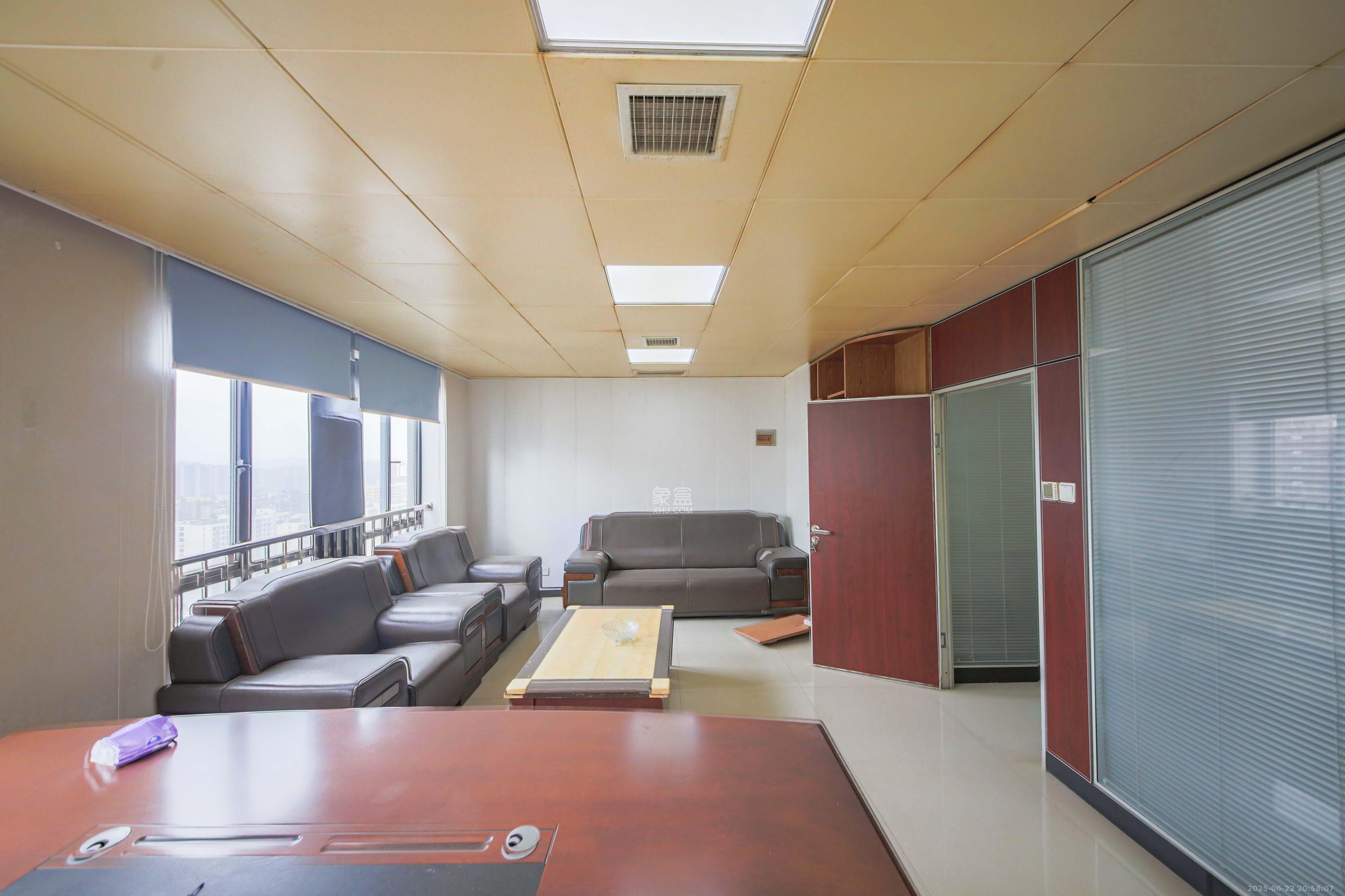 和庄 3室1厅1卫 52.0万 和庄 3室1厅1卫 52.0万客厅