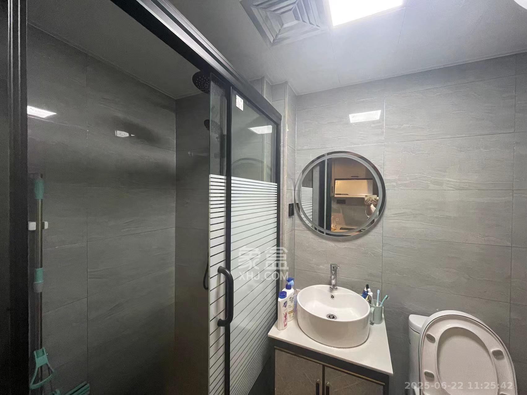 中海珑悦府 1室1厅1卫 1400.0元/月 中海珑悦府 1室1厅1卫 1400.0元/月室内图