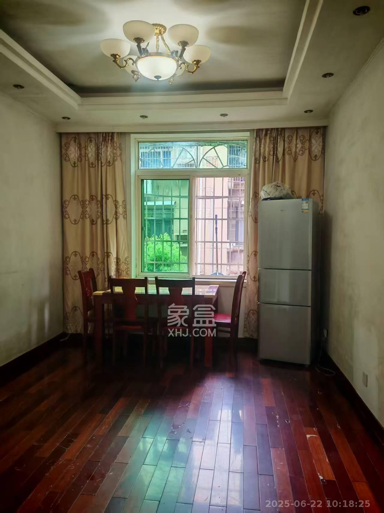 湘农桥社区 3室2厅2卫 2000.0元/月 湘农桥社区 3室2厅2卫 2000.0元/月室内图