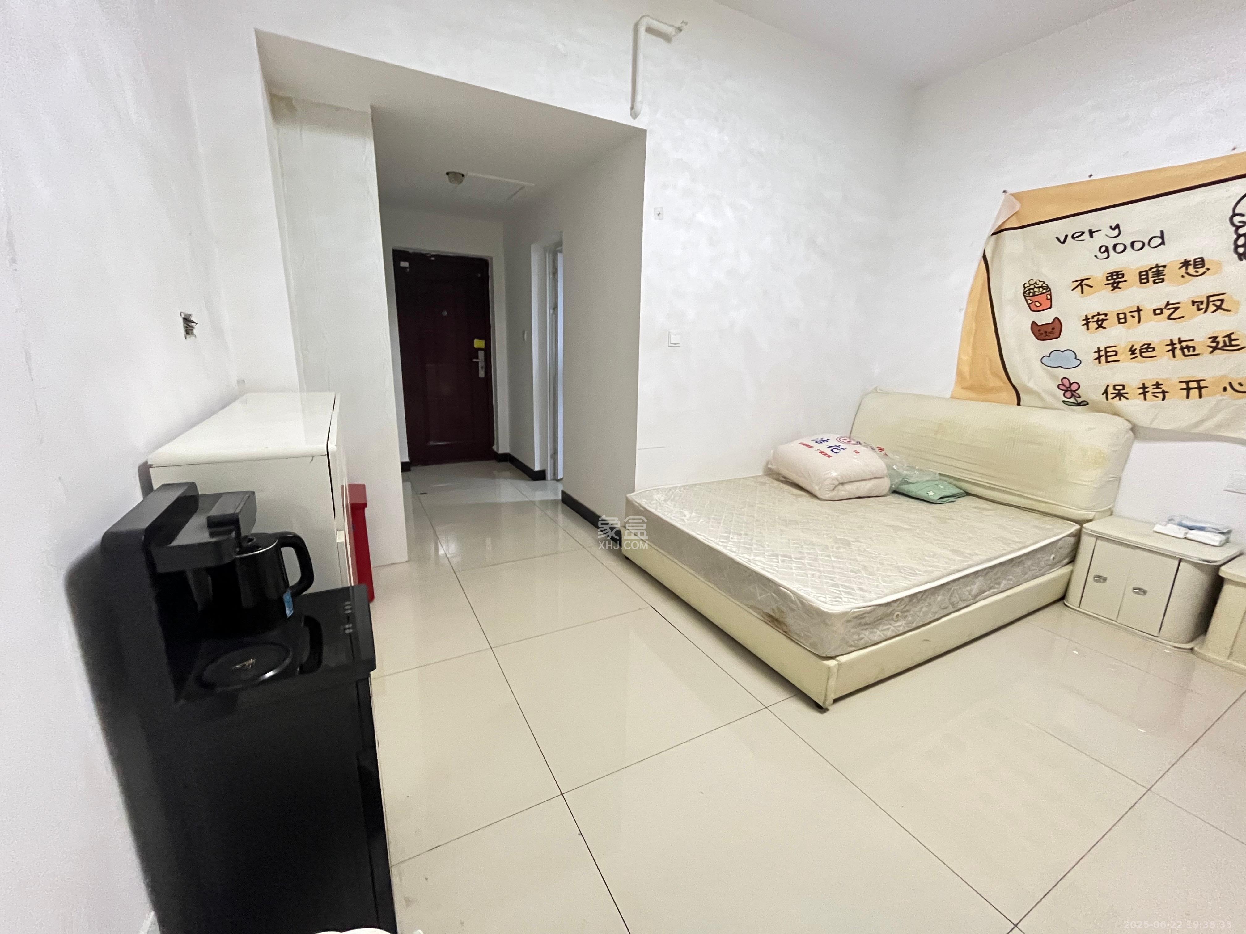 长房天翼未来城  1室1厅1卫    1700.0元/月室内图