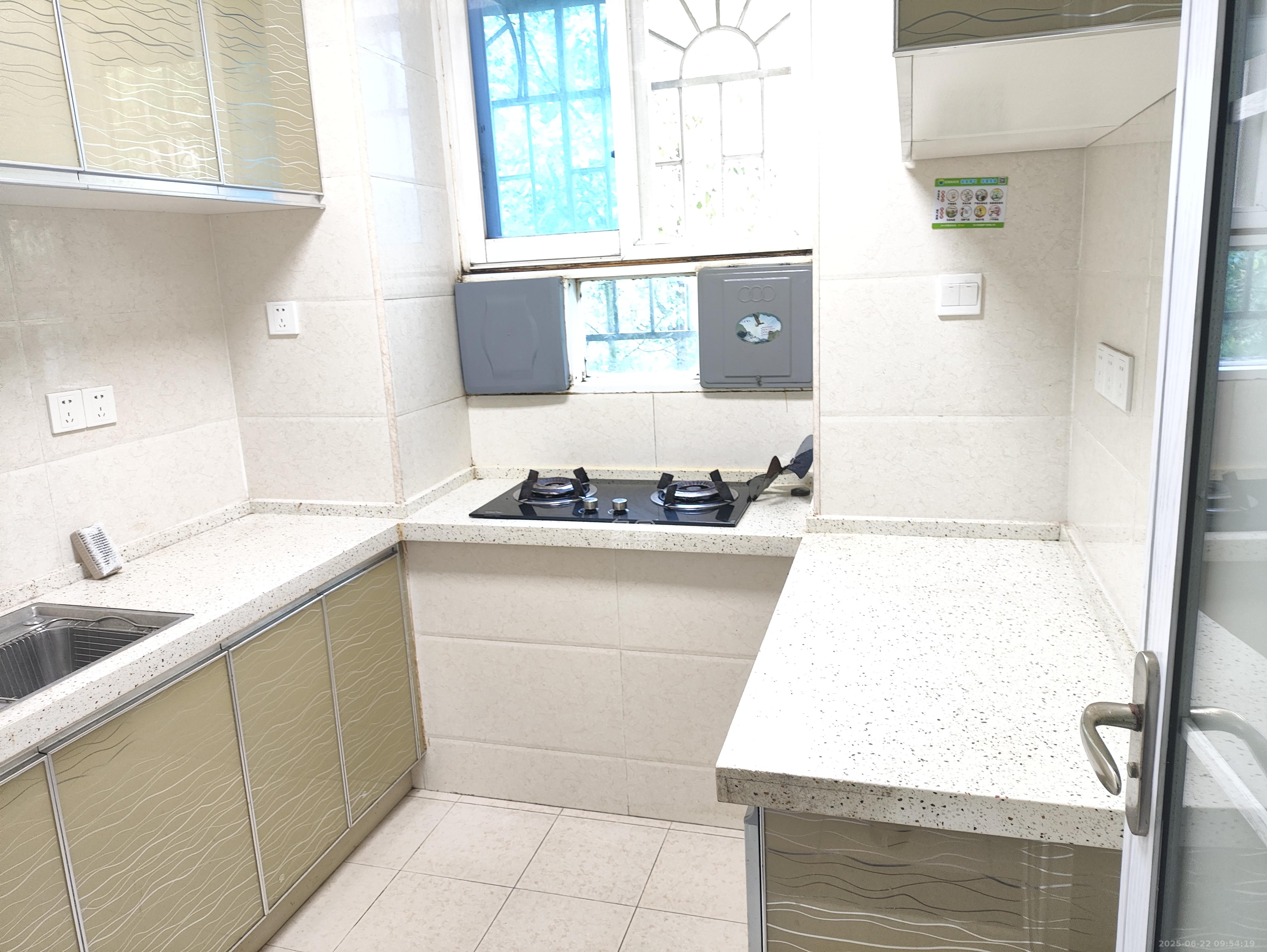 清水塘社区电信宿舍  2室1厅1卫    2800.0元/月室内图