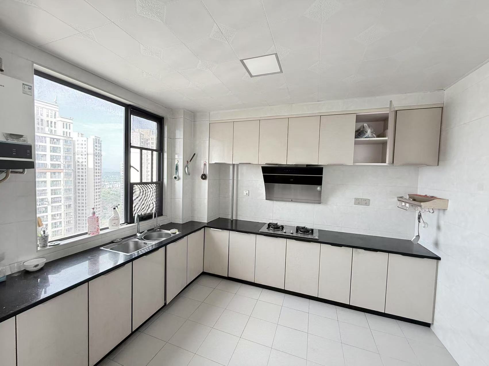 城市公园 4室2厅2卫 68.0万 城市公园 4室2厅2卫 68.0万室内图