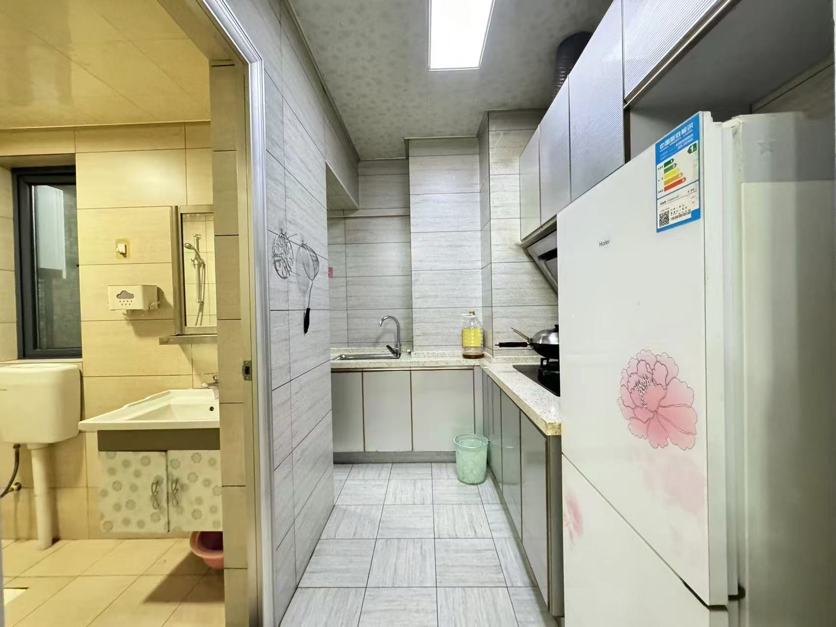 中建国际大厦  2室1厅1卫   1600.00元/月室内图