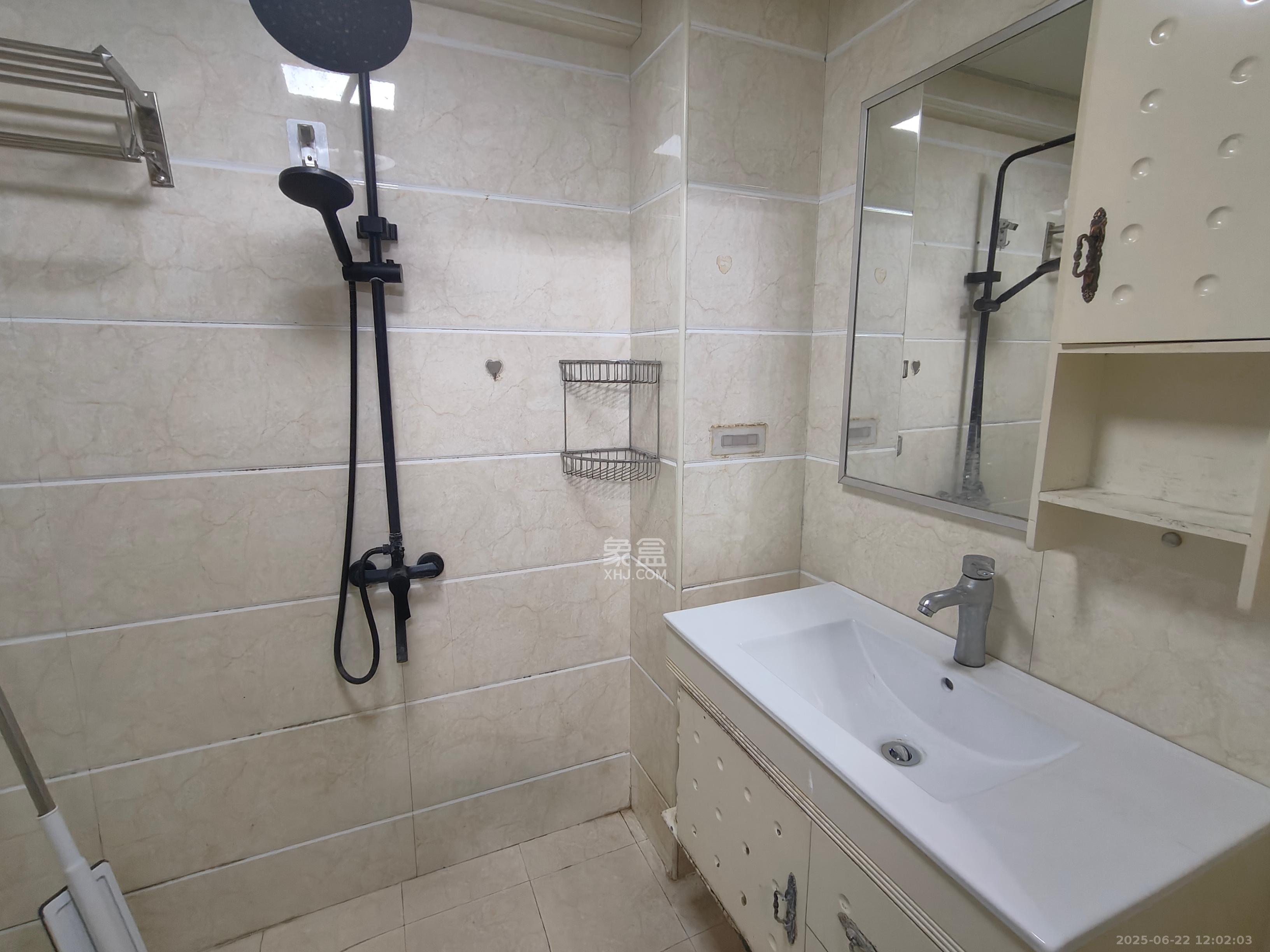 万博汇  1室1厅1卫    1600.0元/月 万博汇  1室1厅1卫    1600.0元/月室内图