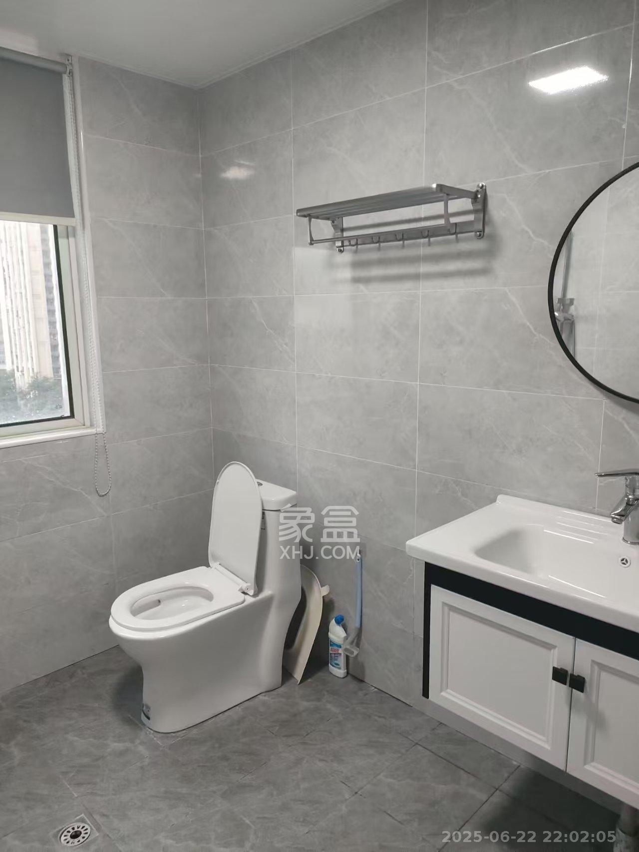 中天栖溪里  3室2厅2卫    3000.0元/月 中天栖溪里  3室2厅2卫    3000.0元/月室内图