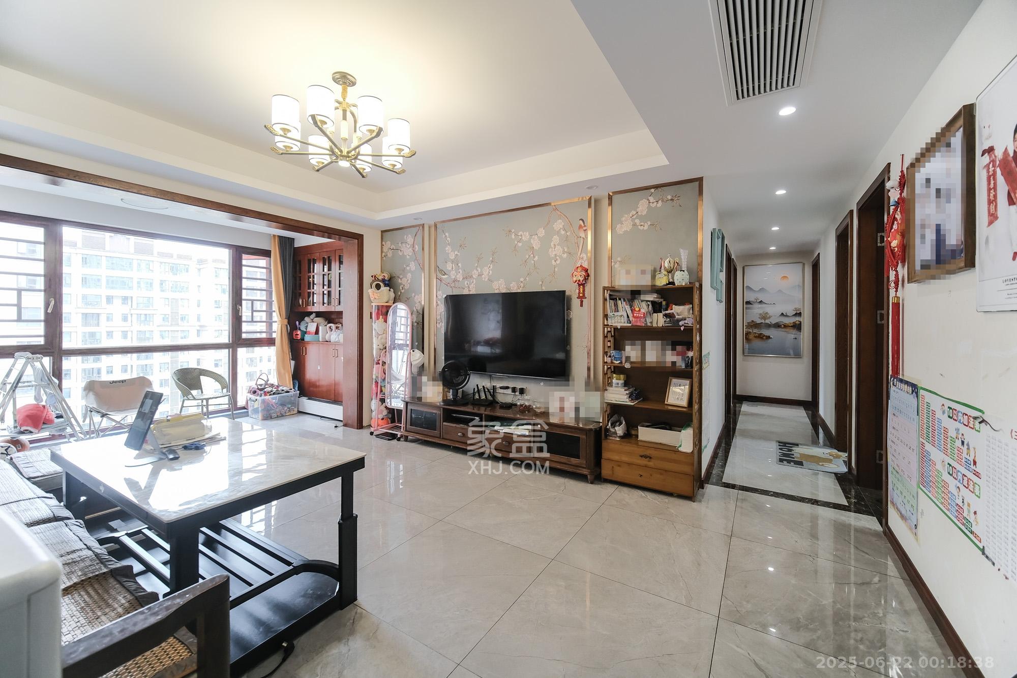 星雅美辰 4室2厅2卫 125.0万 星雅美辰 4室2厅2卫 125.0万客厅