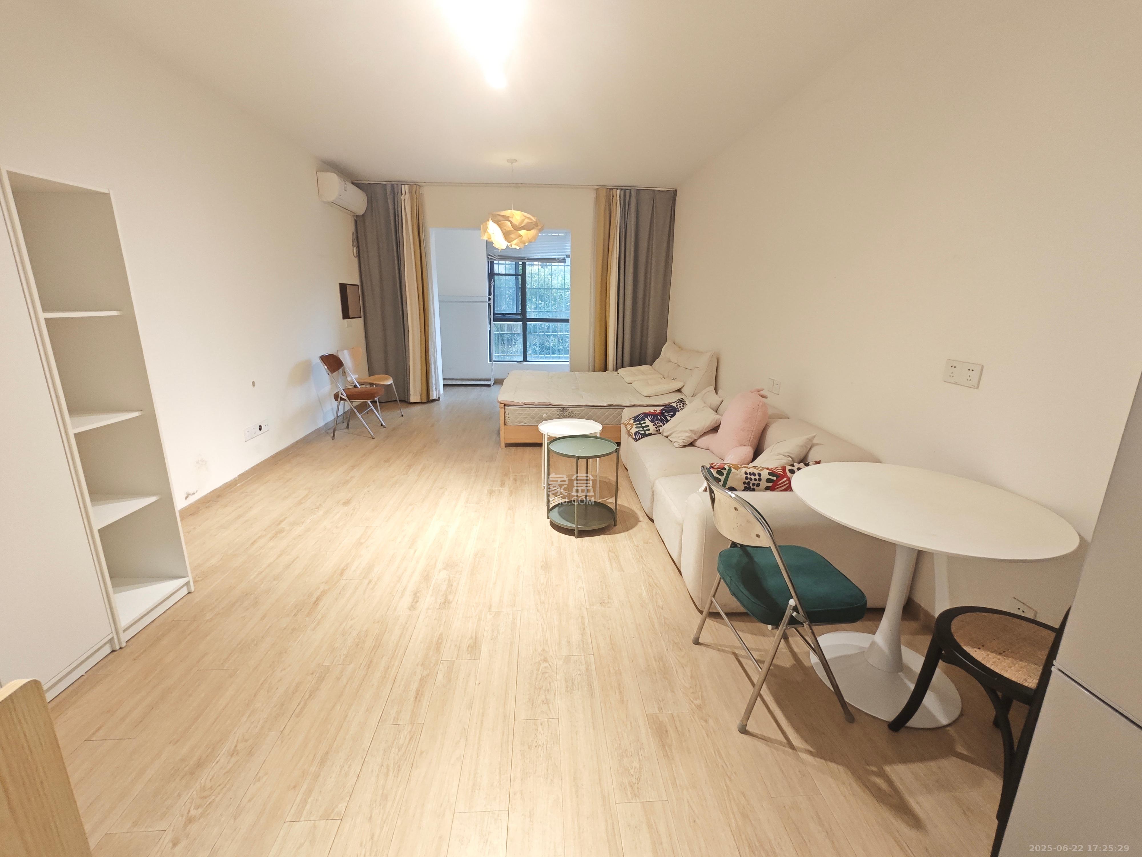 剑桥名门 1室1厅1卫 1400.0元/月 剑桥名门 1室1厅1卫 1400.0元/月室内图