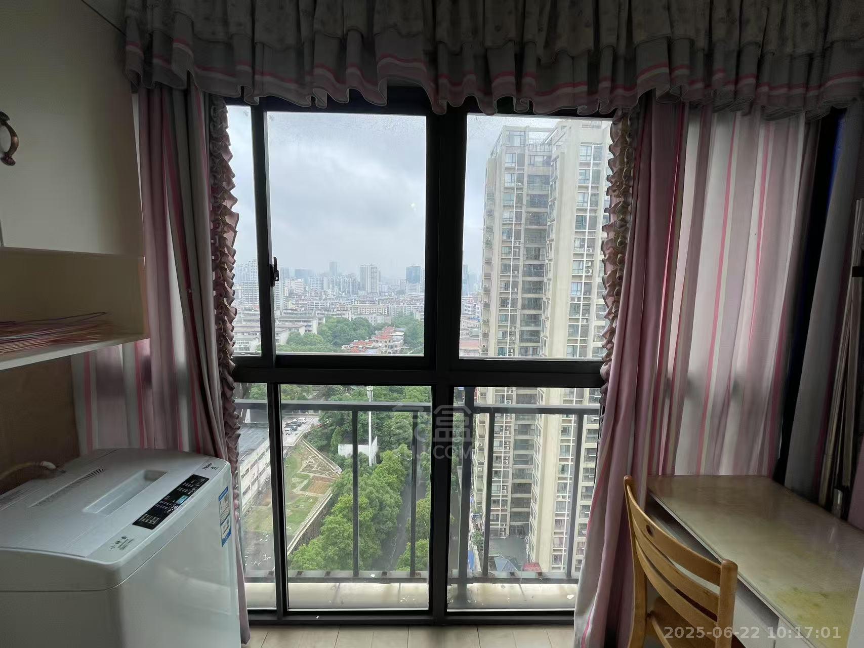 恒瑞雅园 1室1厅1卫 1300.0元/月 恒瑞雅园 1室1厅1卫 1300.0元/月室内图