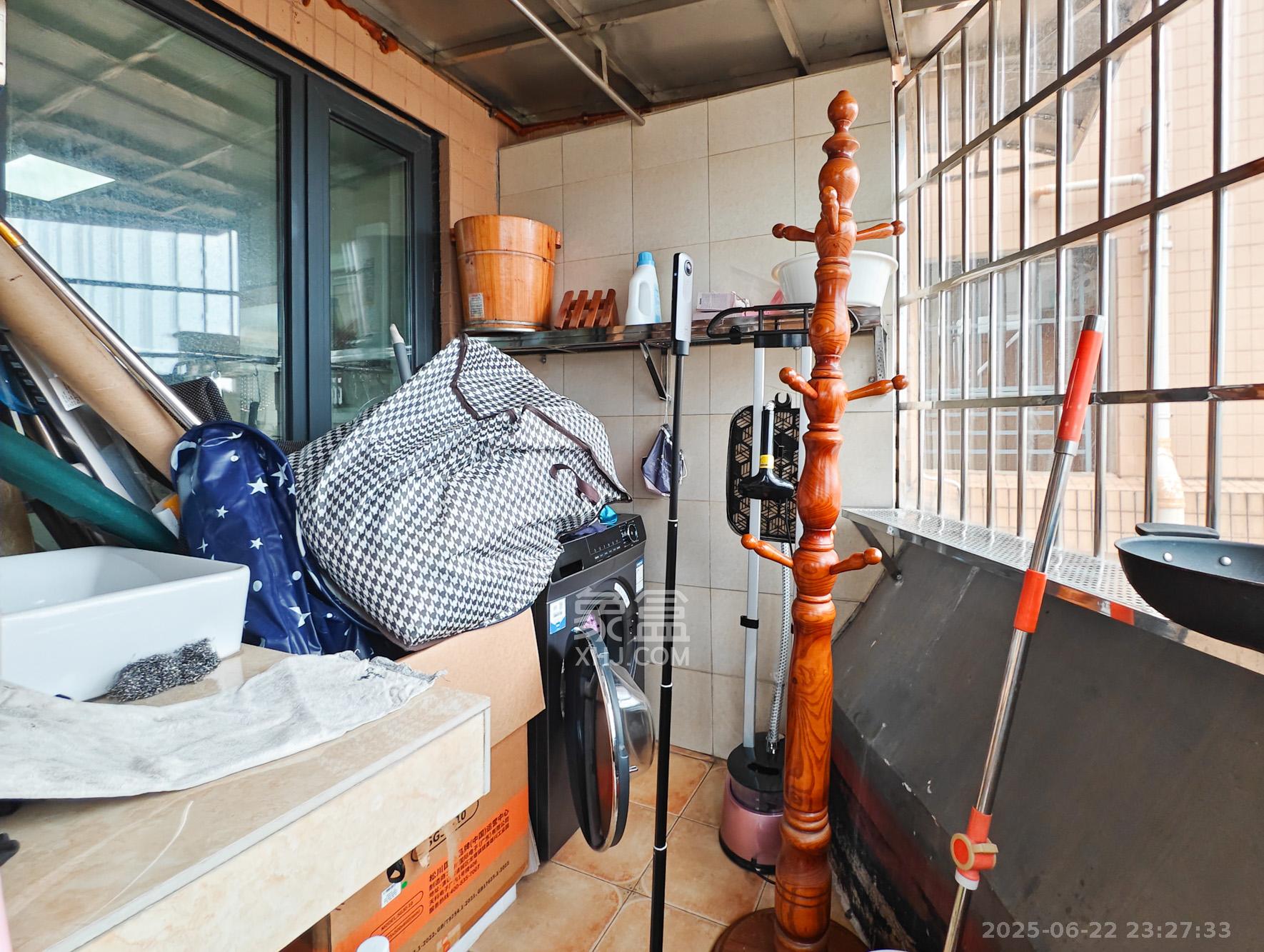 五矿万境水岸二期(五矿万境水岸和苑)  3室2厅2卫    130.0万 五矿万境水岸二期(五矿万境水岸和苑)  3室2厅2卫    130.0万阳台