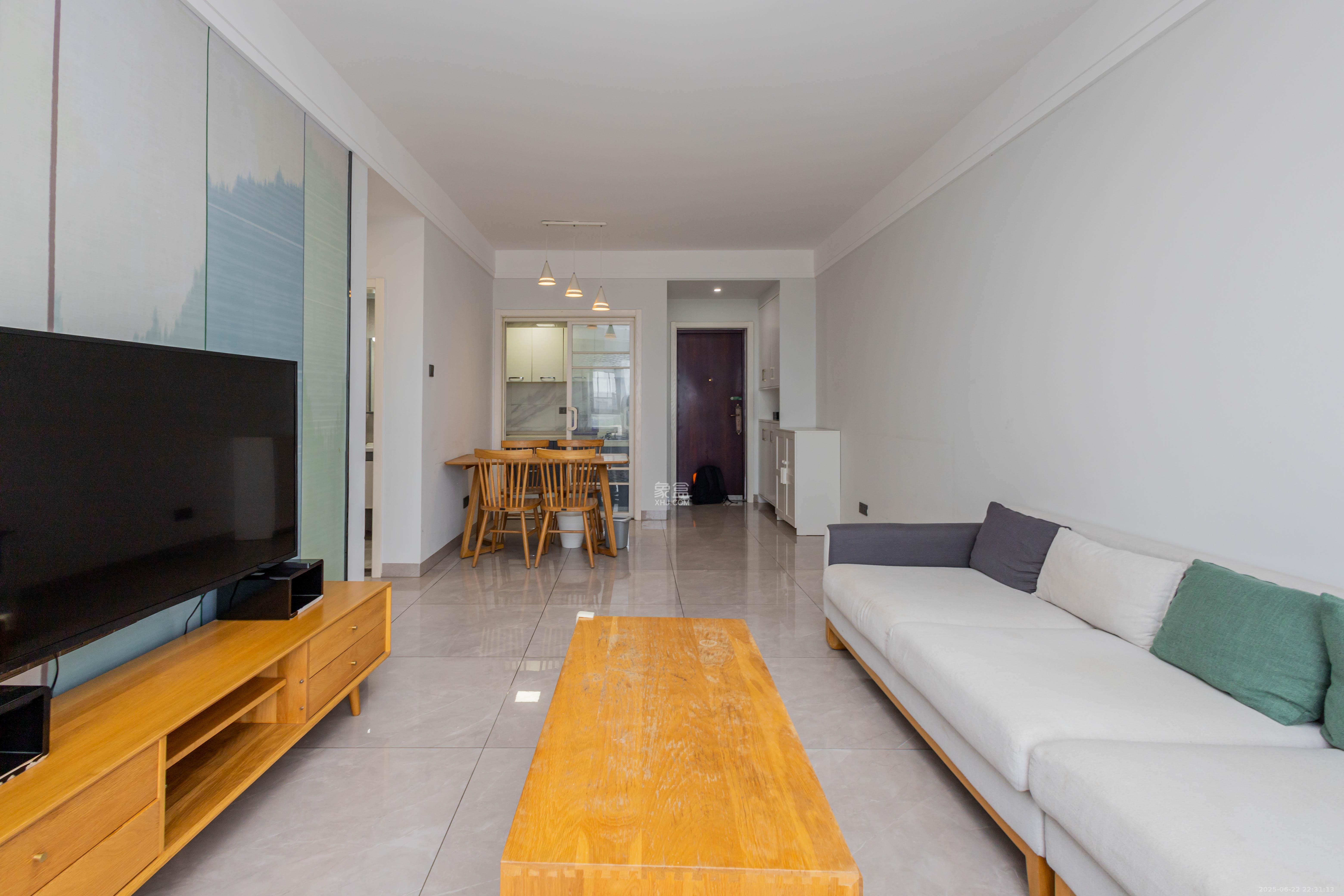 金科天悦(金科美邻汇) 3室2厅1卫 59.8万 金科天悦(金科美邻汇) 3室2厅1卫 59.8万客厅