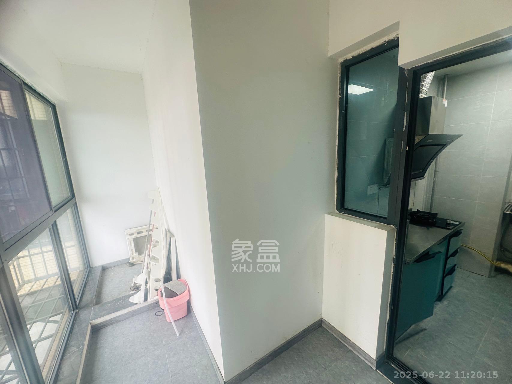 中南国际眼镜城(中伟商业中心) 3室2厅1卫 2100.0元/月 中南国际眼镜城(中伟商业中心) 3室2厅1卫 2100.0元/月室内图