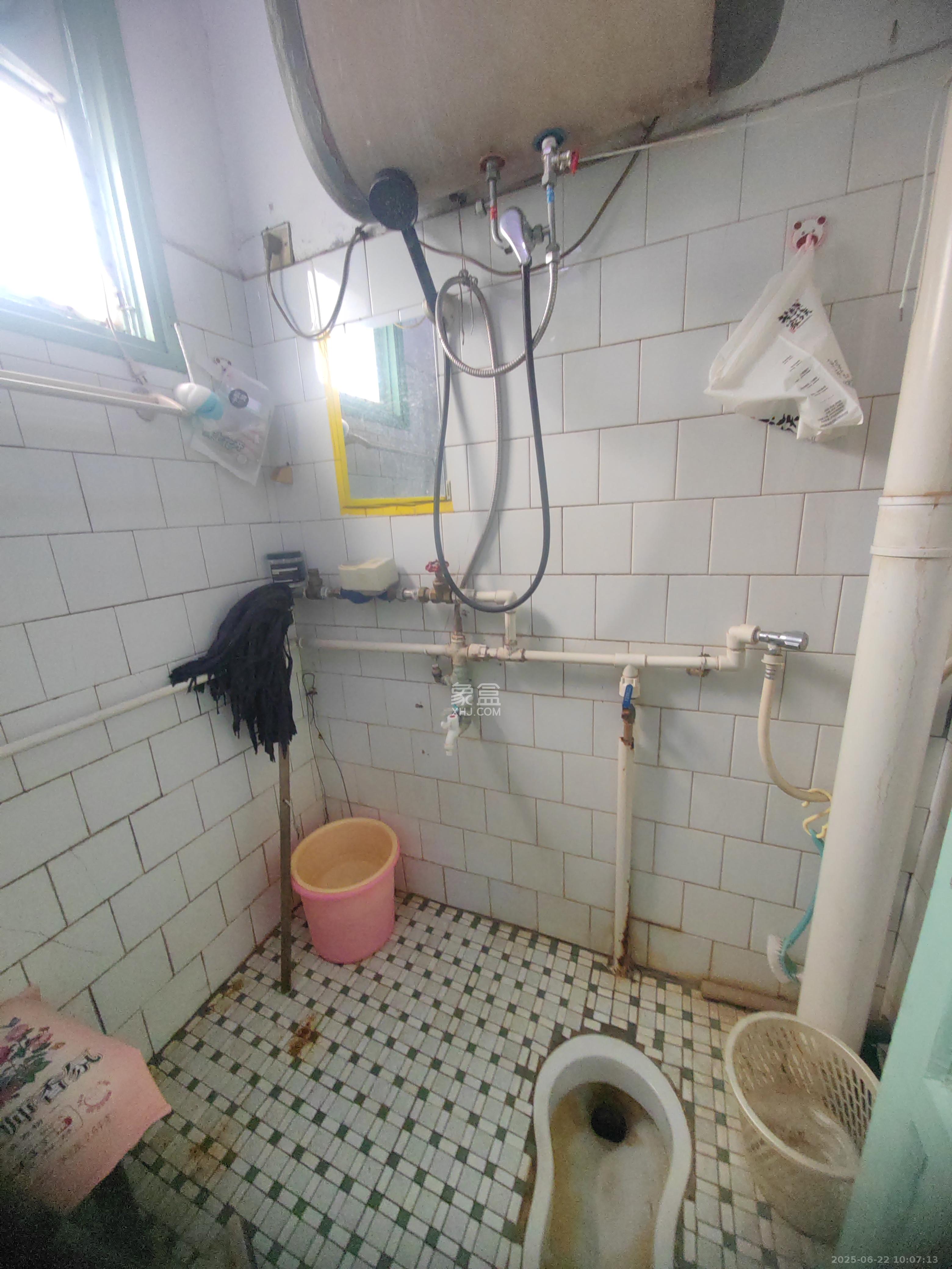 上人民医院宿舍/省人民医院宿舍(产权下麻园湾77号) 2室1厅1卫 1300.0元/月 上人民医院宿舍/省人民医院宿舍(产权下麻园湾77号) 2室1厅1卫 1300.0元/月室内图