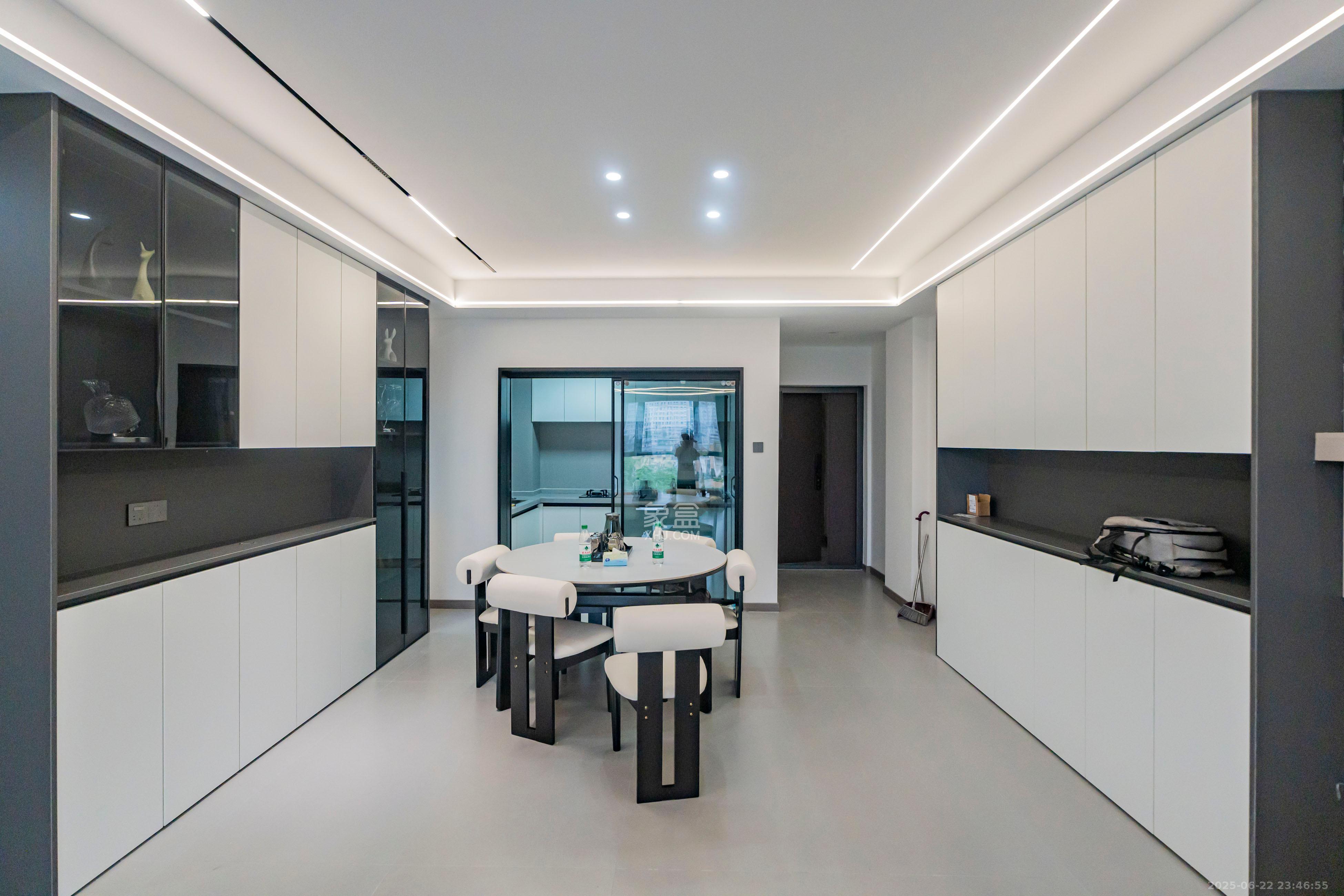 锦绣华天 3室2厅2卫 120.8万 锦绣华天 3室2厅2卫 120.8万客厅